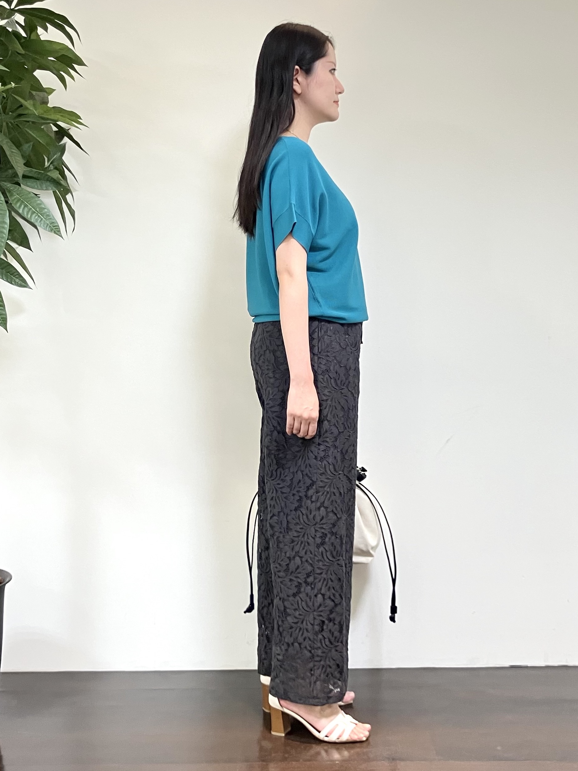 カレンさんの「UNTITLED｜【11色展開/体型カバー】前後2WAYフレンチスリーブニット」を使ったコーディネート