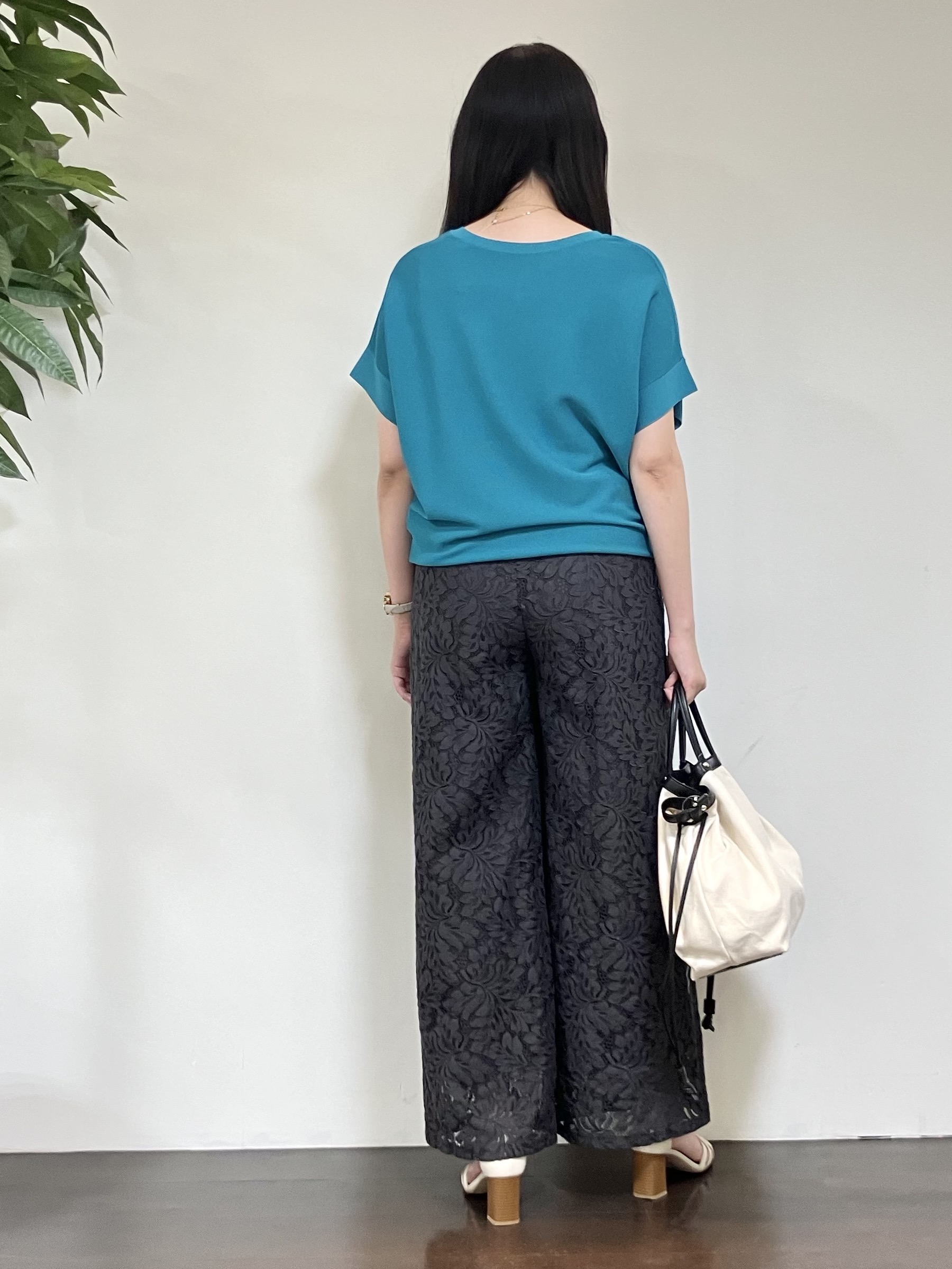 カレンさんの「UNTITLED｜【11色展開/体型カバー】前後2WAYフレンチスリーブニット」を使ったコーディネート