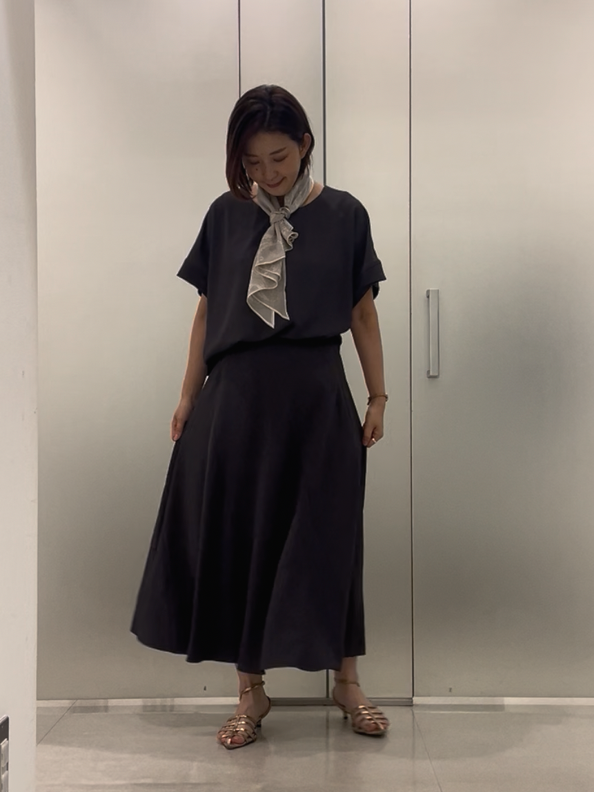 まどかさんの「UNTITLED｜【前後2WAY/はっ水/セットアップ可】リラクシーフレンチスリーブブラウス」を使ったコーディネート