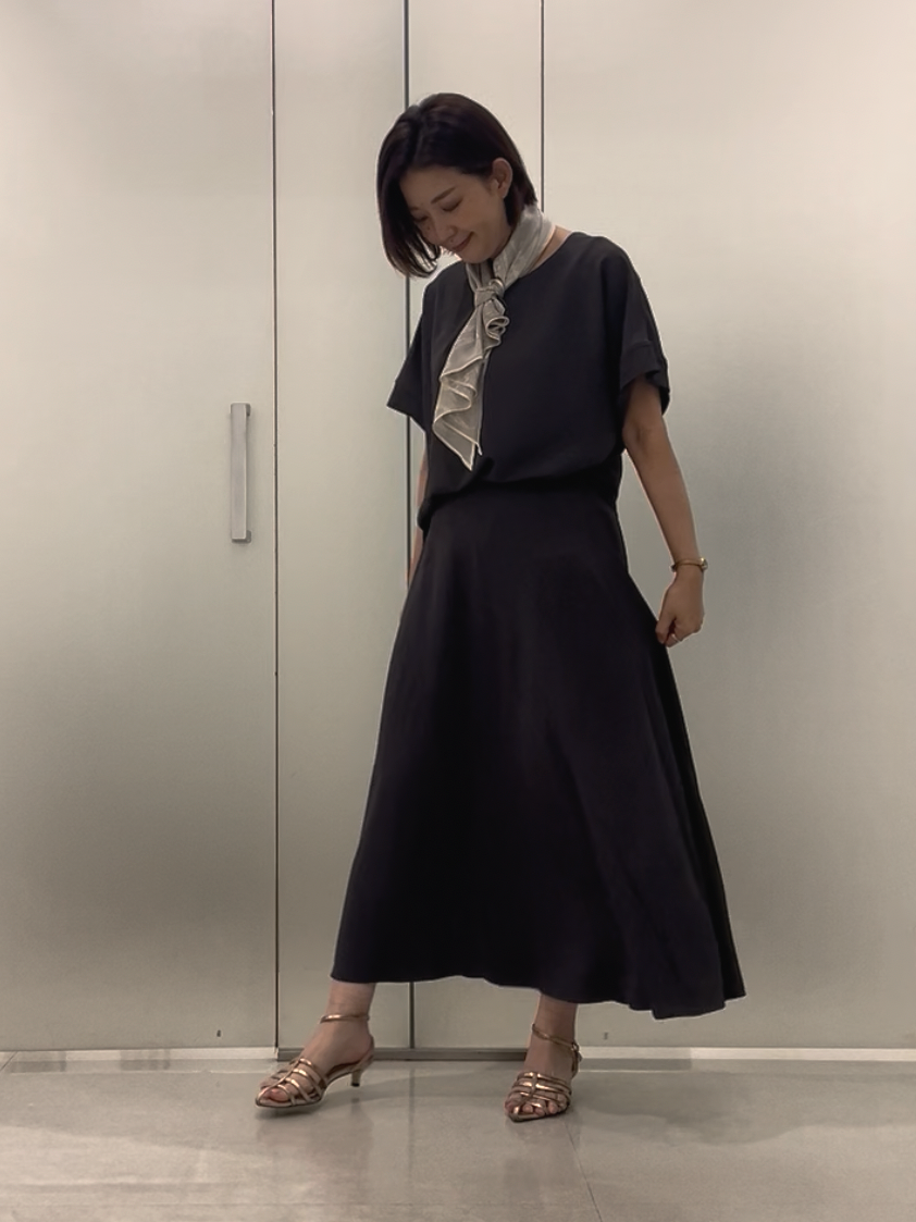 まどかさんの「UNTITLED｜【前後2WAY/はっ水/セットアップ可】リラクシーフレンチスリーブブラウス」を使ったコーディネート