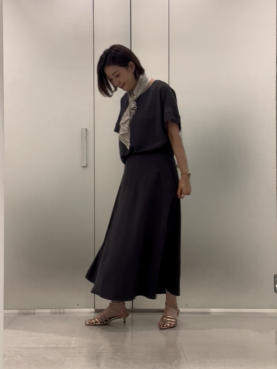 まどかさんの「UNTITLED｜【前後2WAY/はっ水/セットアップ可】リラクシーフレンチスリーブブラウス」を使ったコーディネート