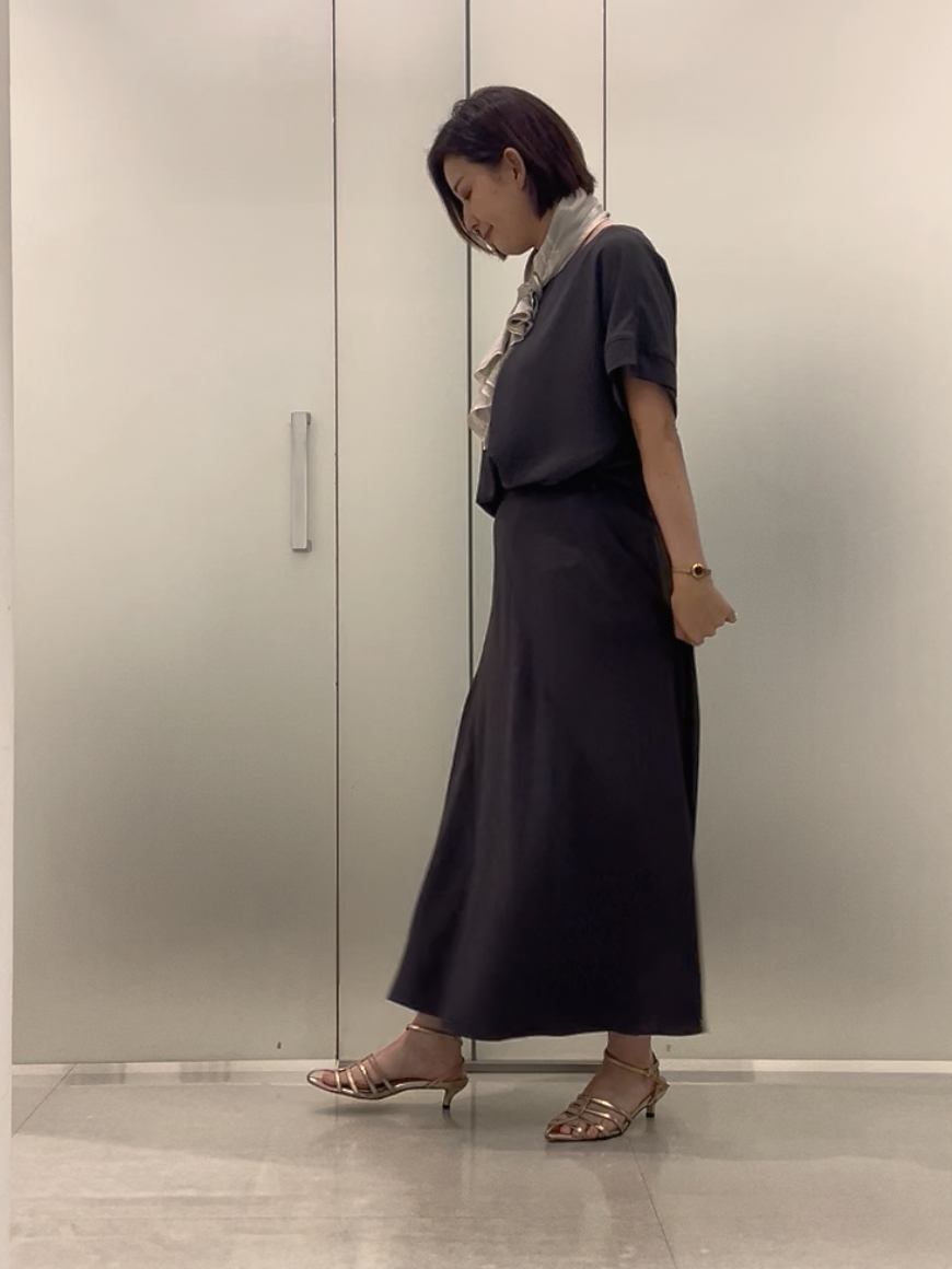 まどかさんの「UNTITLED｜【前後2WAY/はっ水/セットアップ可】リラクシーフレンチスリーブブラウス」を使ったコーディネート