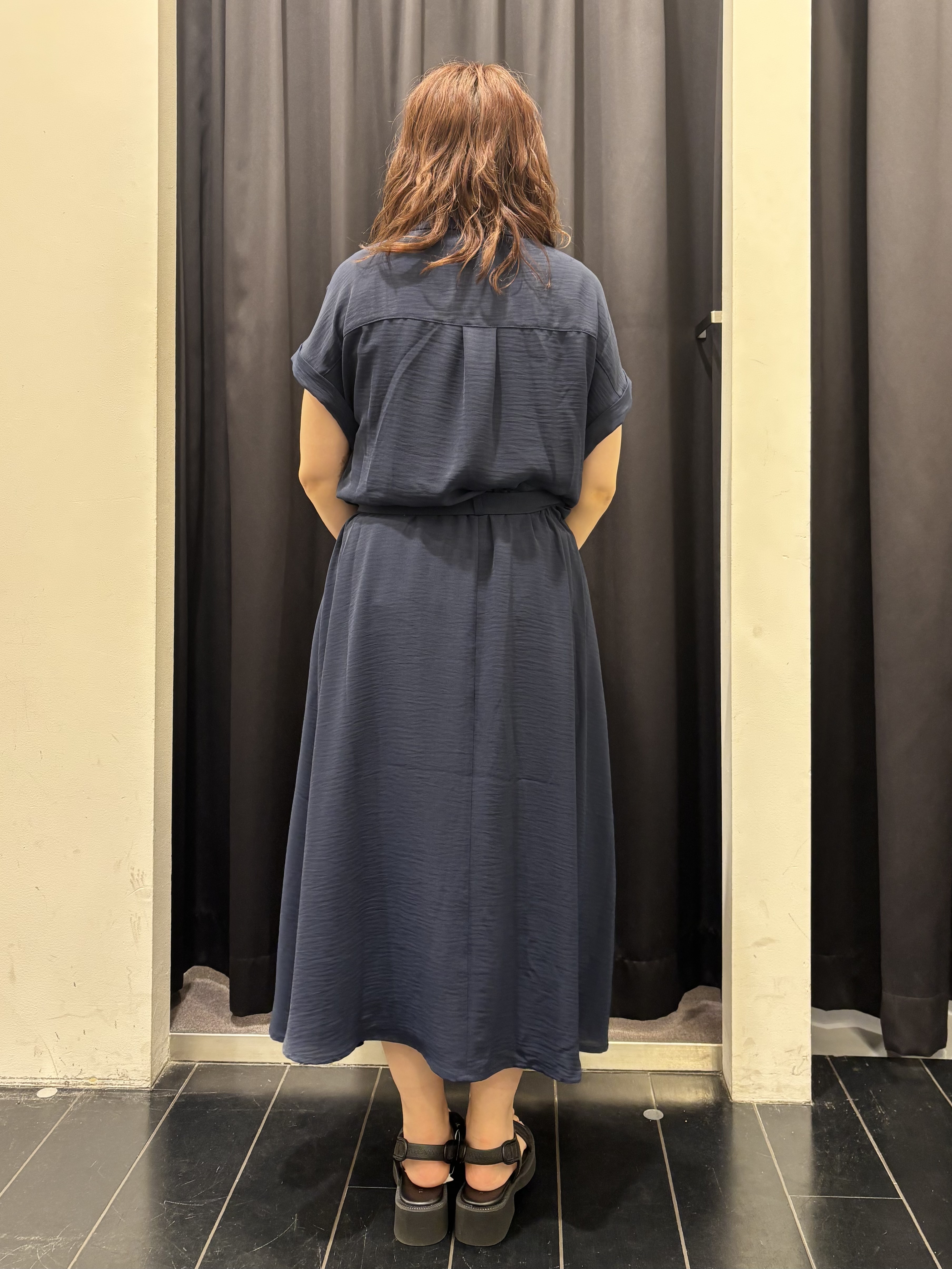 mameさんの「THE SHOP TK｜【S-XL/ひんやり/防しわ】欲しいが詰まった 上品フィット＆フレアワンピース」を使ったコーディネート