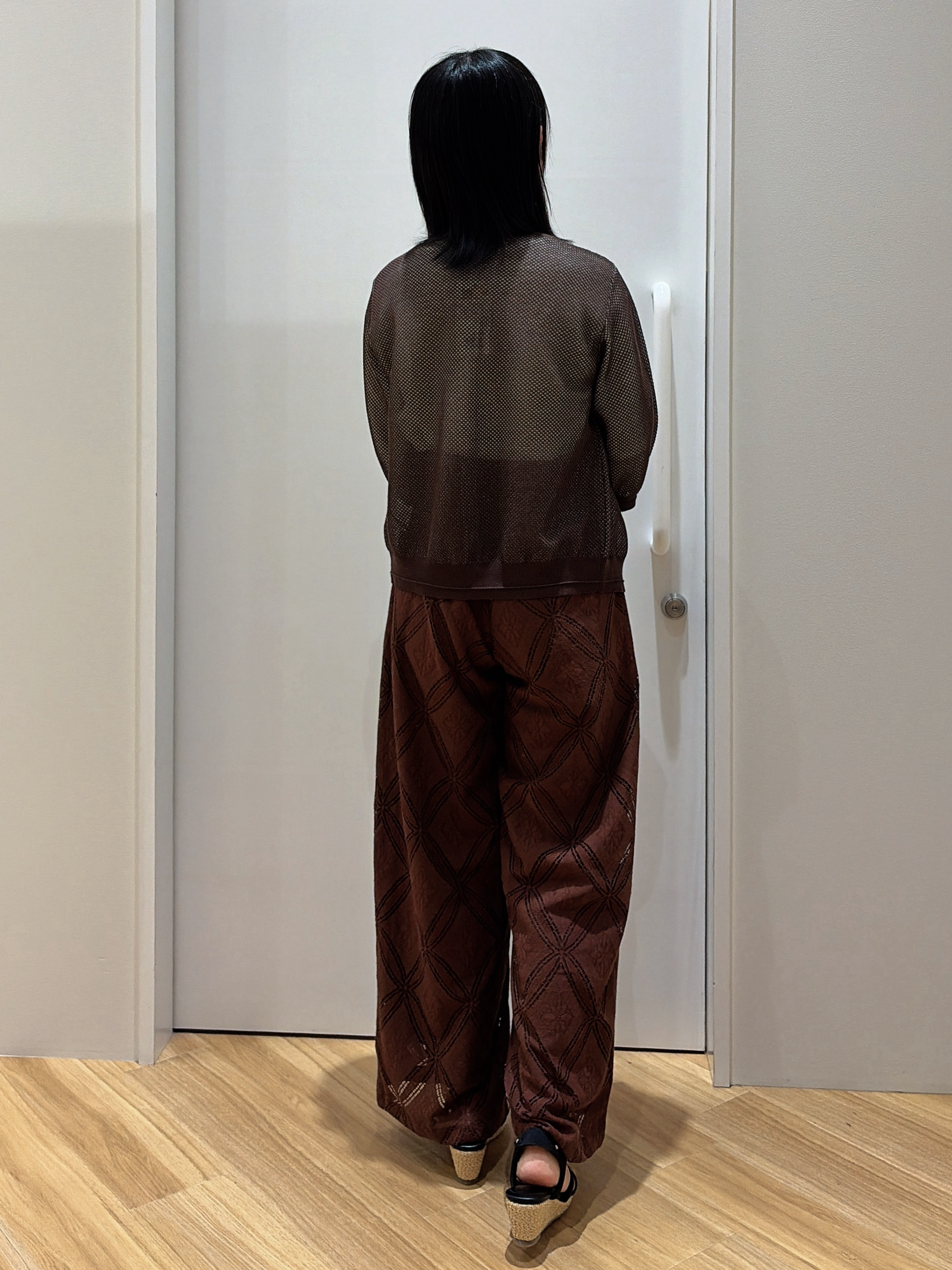 kanonさんの「grove｜【貴島明日香さん着用・洗える】透けない、大人のメッシュカーディガン」を使ったコーディネート