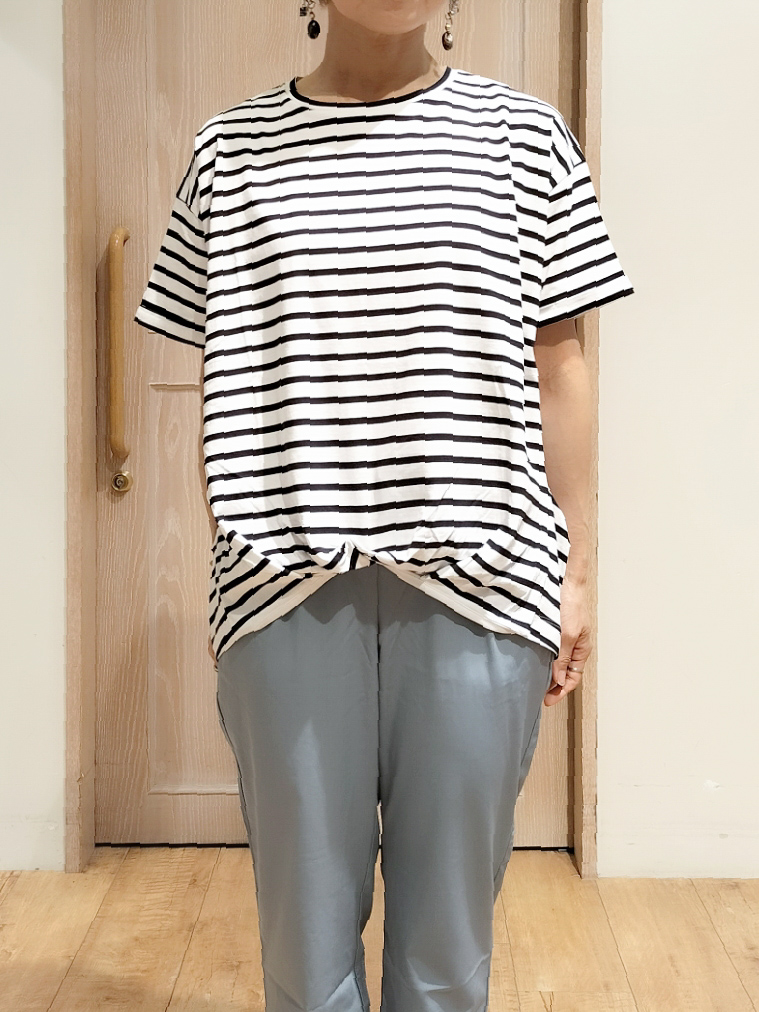 YUKIさんの「SHOO･LA･RUE｜【ひんやり/S-LL】インせず決まる フロントタックデザインTシャツ」を使ったコーディネート