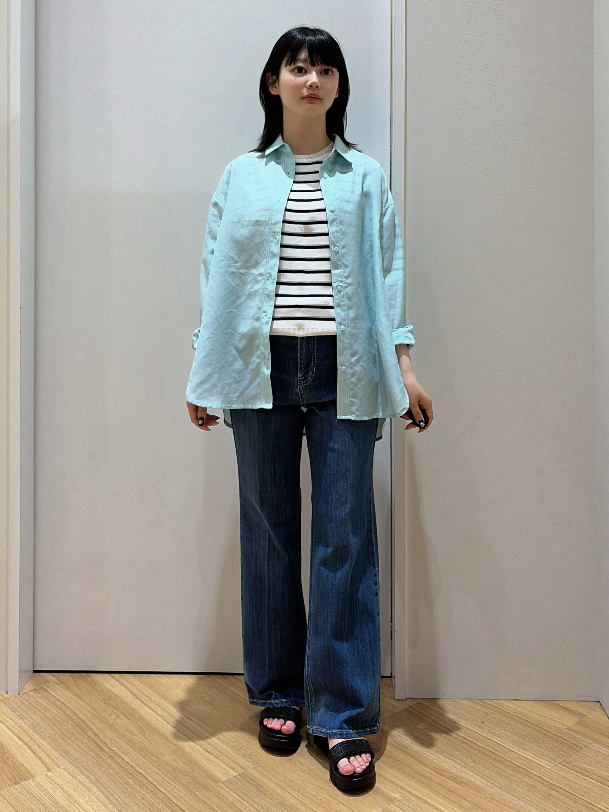 kanonさんの「grove｜【洗濯機OK・ひんやり】朝晩の気温差に◎軽やかシアーシャツ」を使ったコーディネート
