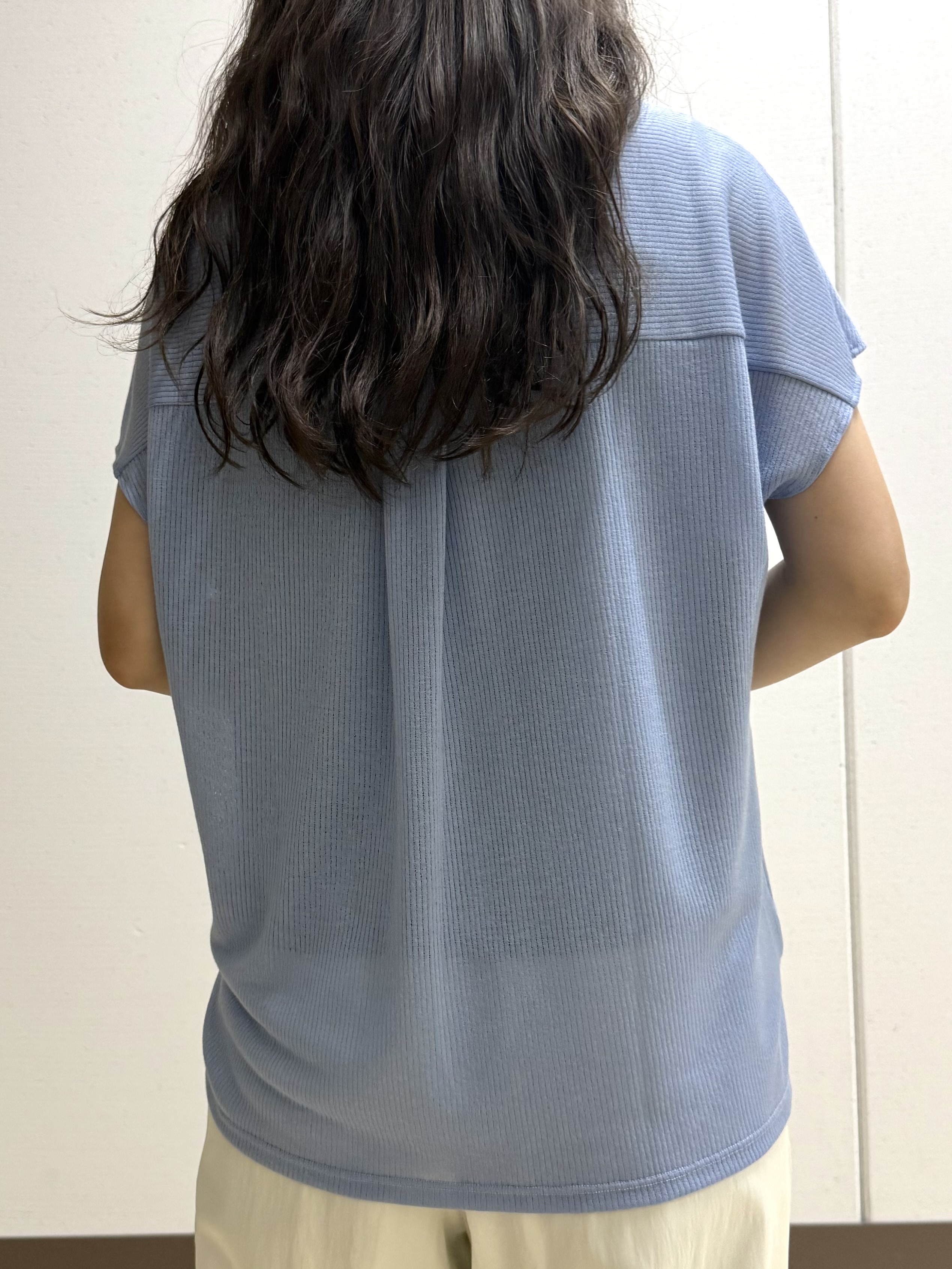 mamiさんの「INDIVI｜【洗える／アンサンブル可能】シアースストライプトップス」を使ったコーディネート