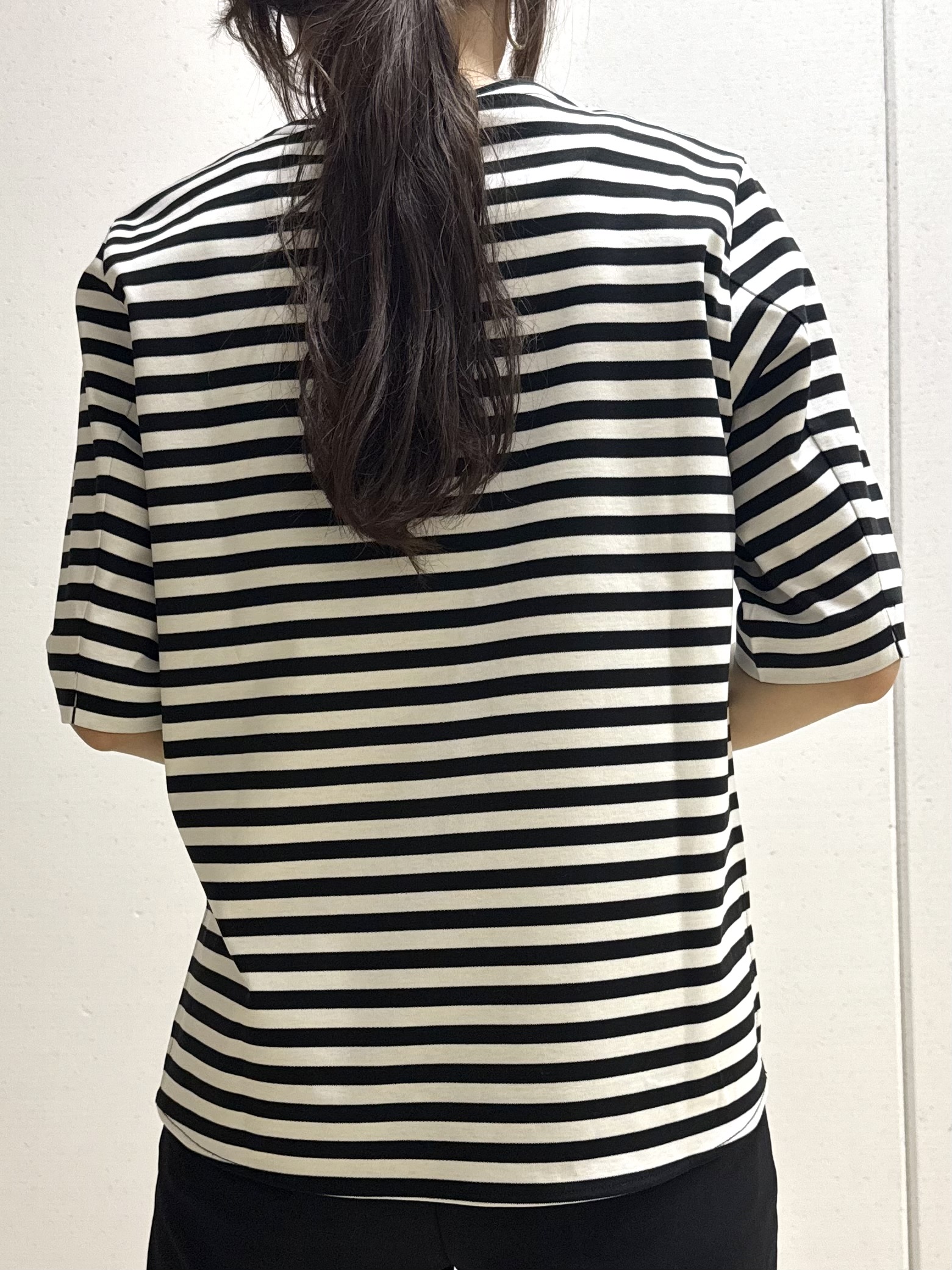 mamiさんの「INDIVI｜【抗菌防臭／消臭】上品光沢コットンTシャツ」を使ったコーディネート
