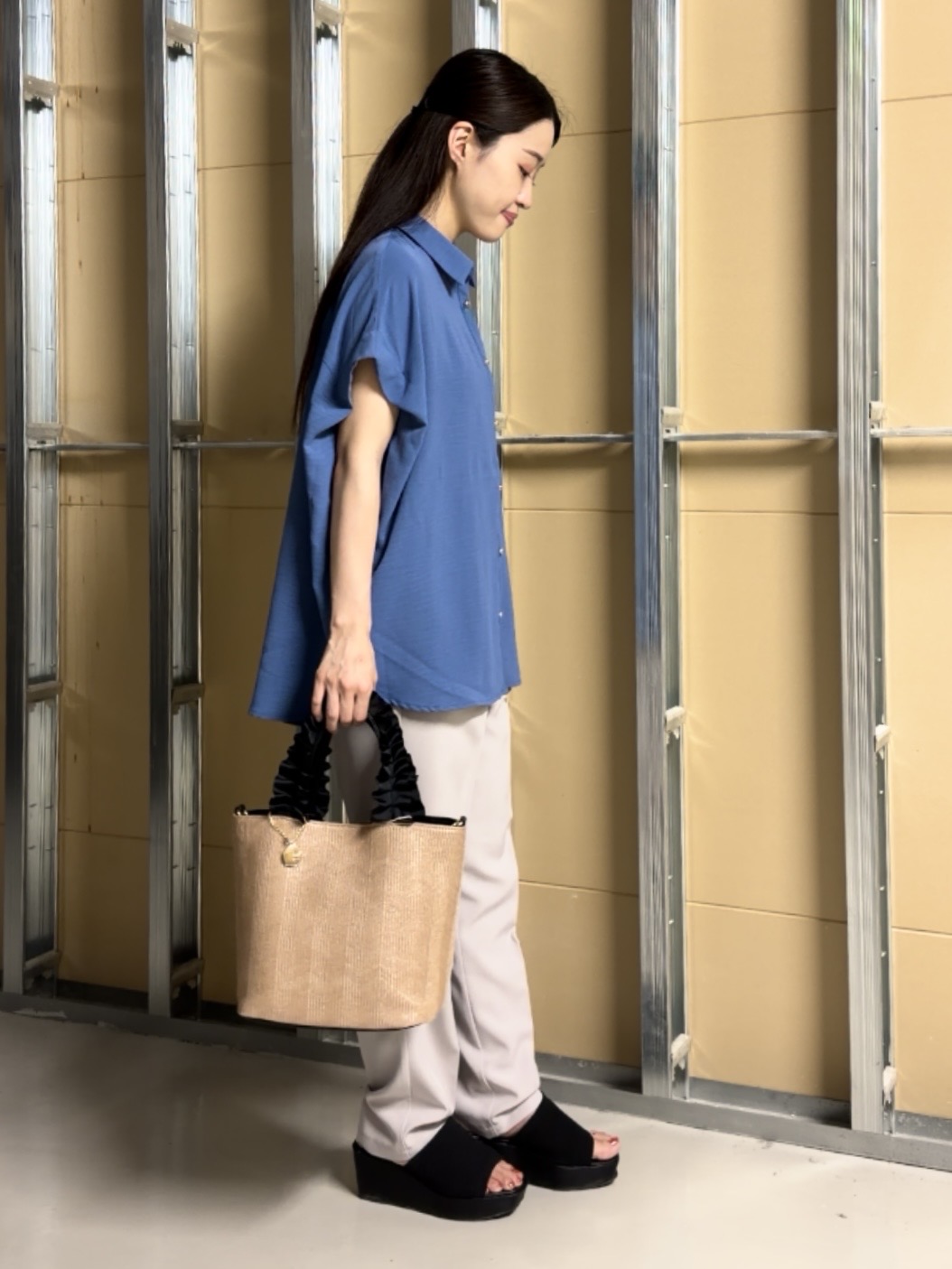 sahoさんの「THE SHOP TK｜【ひんやり/防しわ/UV/吸水速乾】襟付き フレンチスリーブシャツ」を使ったコーディネート