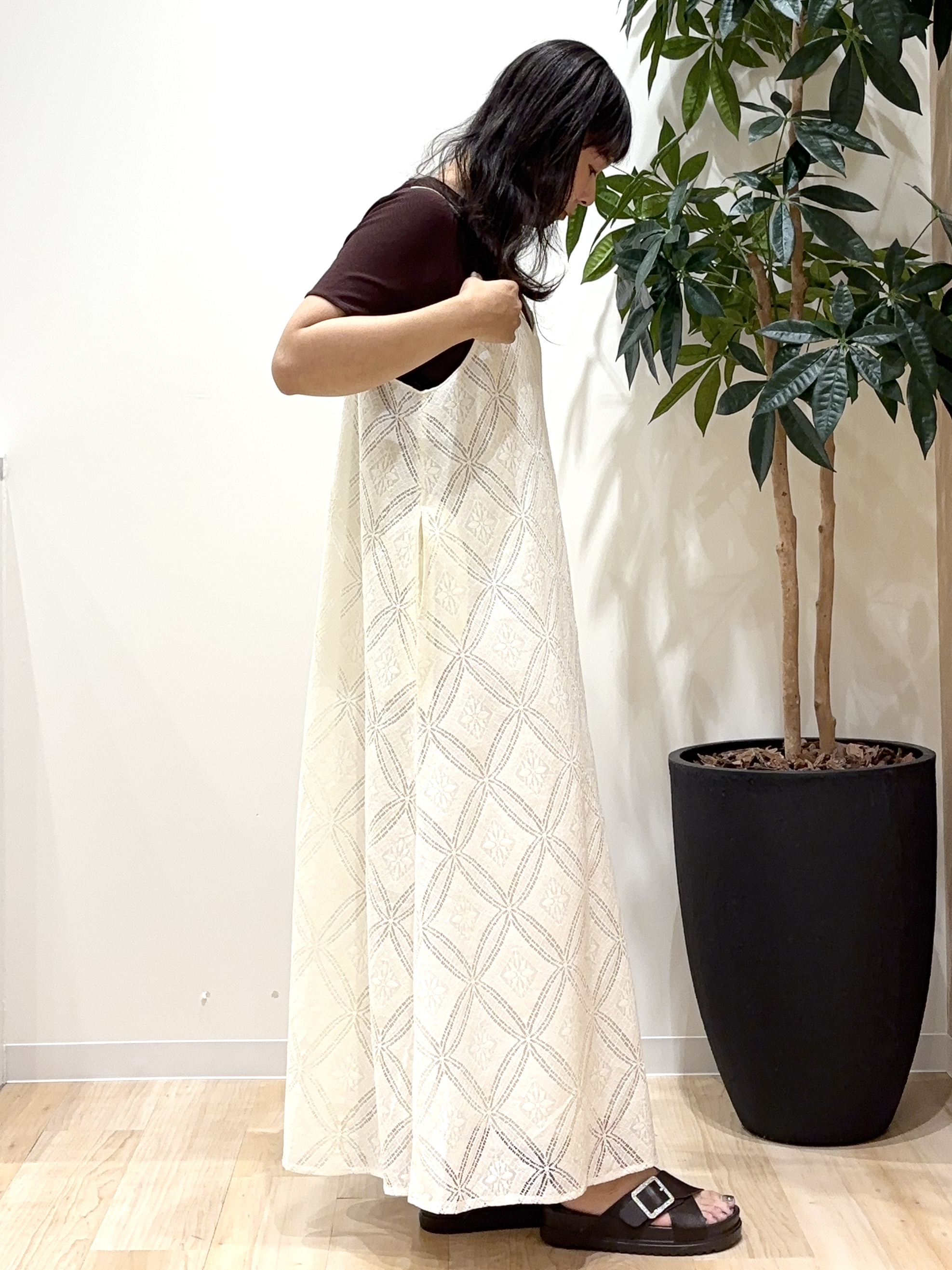 miraiさんの「grove｜【シリーズ累計36万枚！名品ニット】やわらかドライタッチ ドルマンニット」を使ったコーディネート