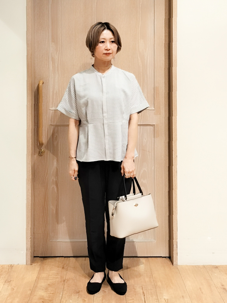 YUKIさんの「SHOO･LA･RUE｜【ひんやり/洗濯機可/S-LL】オンにもオフにも マルチに使えるボタンレスカーディガン」を使ったコーディネート