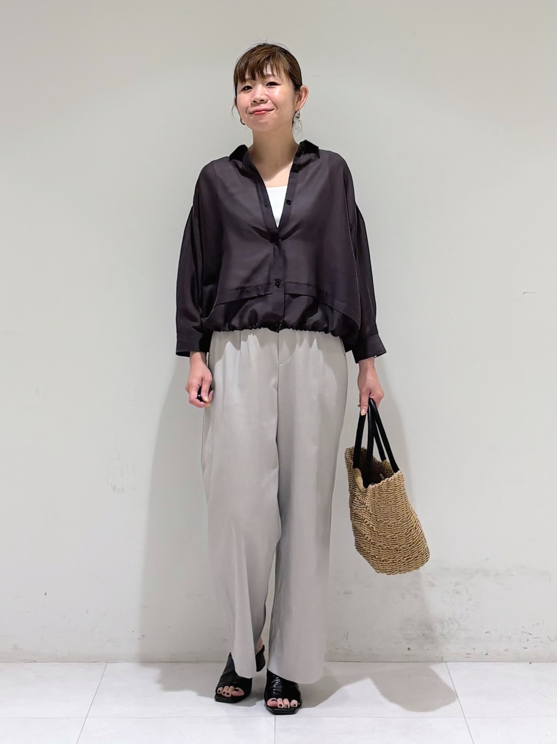 tsuyuさんの「INDIVI｜【透かし編み】ペーパーヤーン バスケットバッグ」を使ったコーディネート