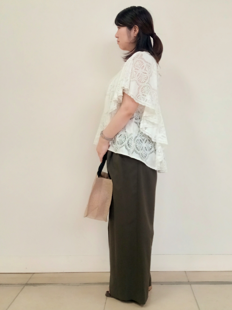 emiさんの「DRESSTERIOR｜ラッセルレース ブラウス」を使ったコーディネート