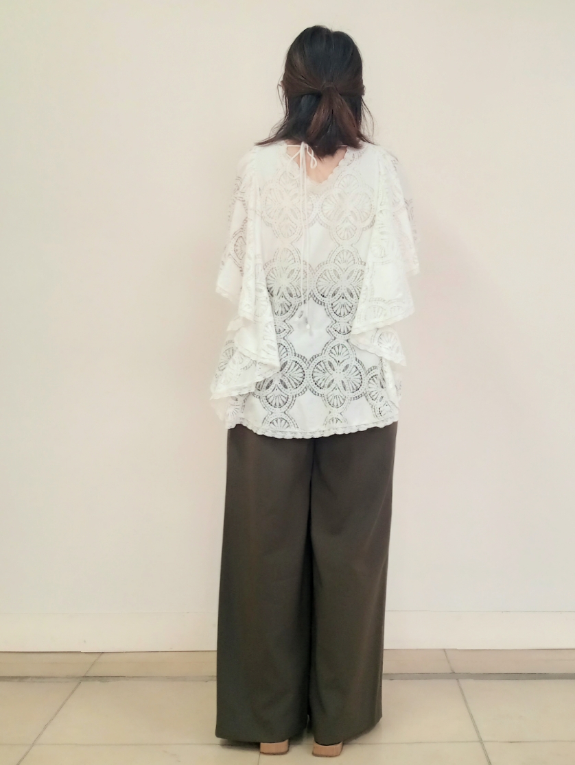 emiさんの「DRESSTERIOR｜ラッセルレース ブラウス」を使ったコーディネート