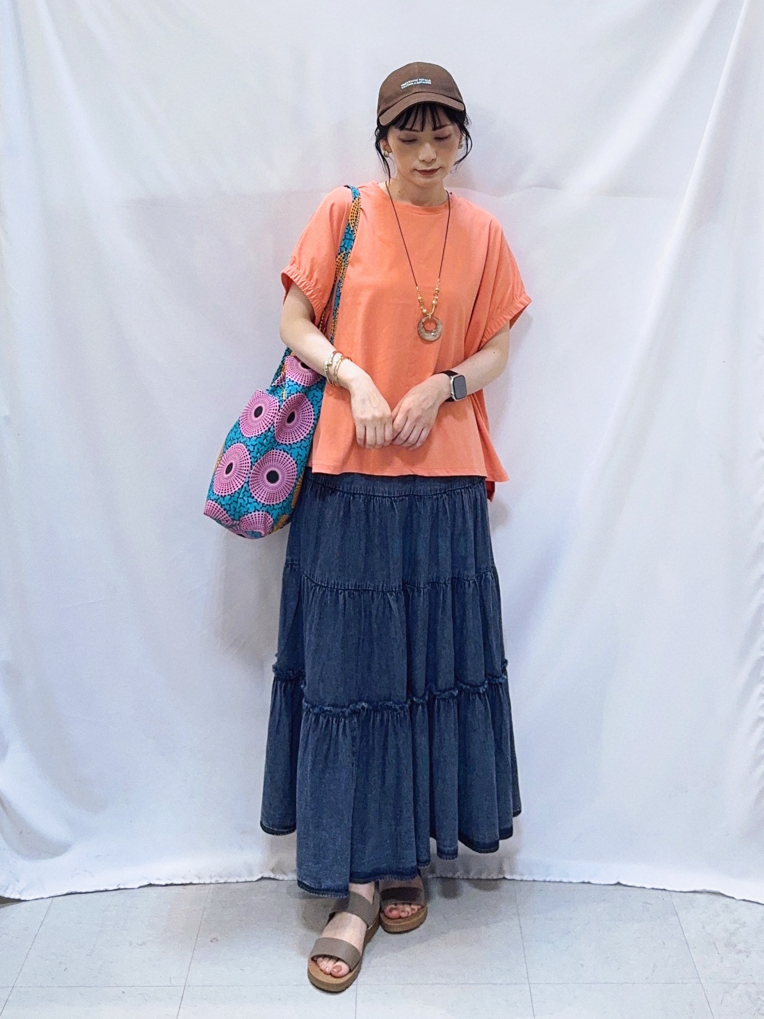 𝐇𝐢𝐫𝐨𝐦𝐢さんの「SHOO･LA･RUE｜【ひんやり/洗濯機可】シンプルにこなれて見せる お袖ギャザードルマンTシャツ」を使ったコーディネート