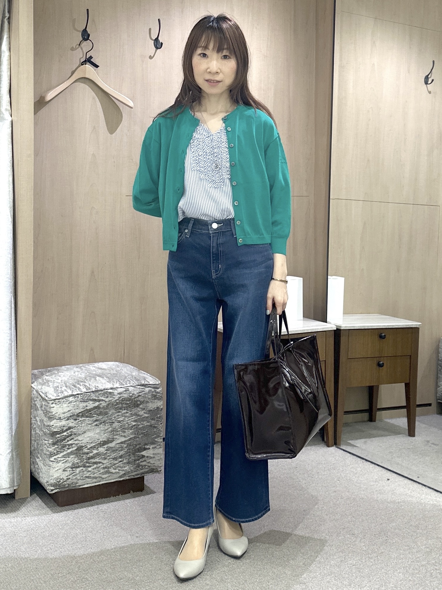 Miwaさんの「UNTITLED｜【接触冷感/通気性/洗える】Vネックフリルブラウス」を使ったコーディネート