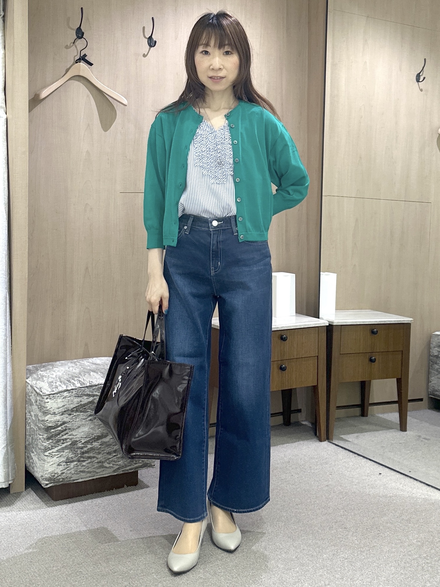 Miwaさんの「UNTITLED｜【接触冷感/通気性/洗える】Vネックフリルブラウス」を使ったコーディネート