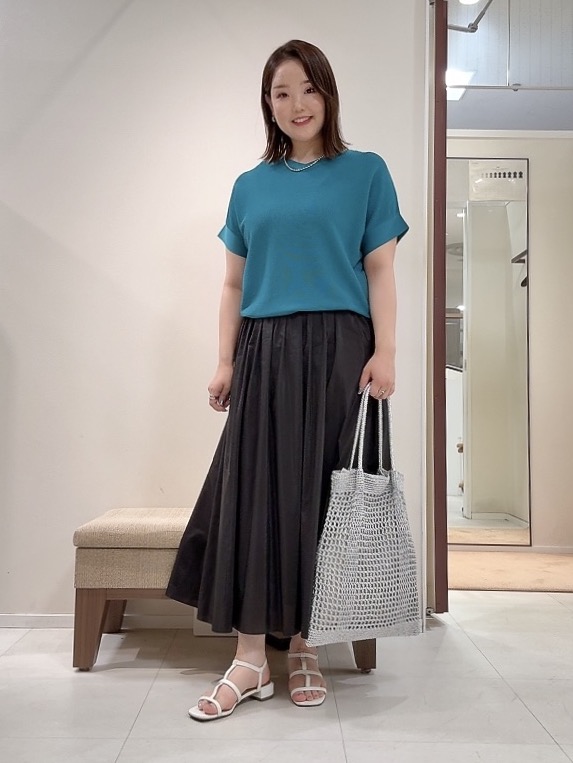 YUIさんの「UNTITLED｜【11色展開/体型カバー】前後2WAYフレンチスリーブニット」を使ったコーディネート