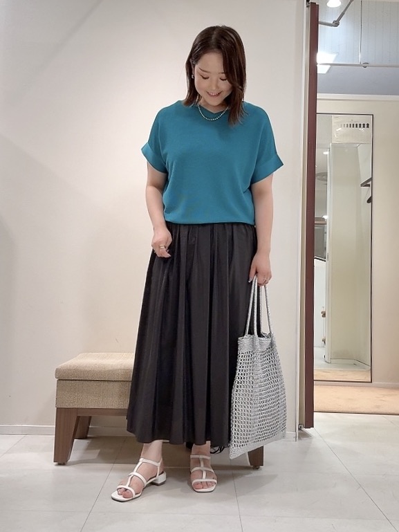 YUIさんの「UNTITLED｜【11色展開/体型カバー】前後2WAYフレンチスリーブニット」を使ったコーディネート