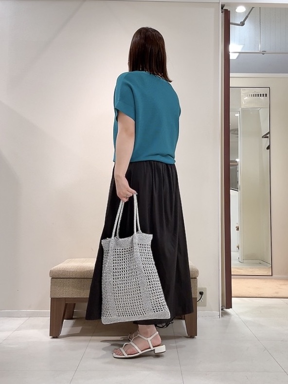 YUIさんの「UNTITLED｜【11色展開/体型カバー】前後2WAYフレンチスリーブニット」を使ったコーディネート