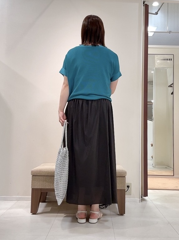 YUIさんの「UNTITLED｜【11色展開/体型カバー】前後2WAYフレンチスリーブニット」を使ったコーディネート