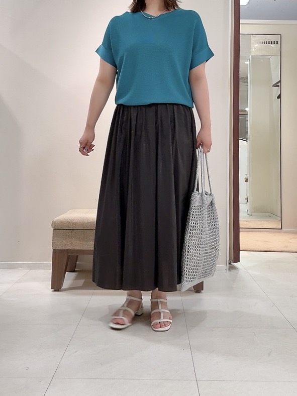 YUIさんの「UNTITLED｜【11色展開/体型カバー】前後2WAYフレンチスリーブニット」を使ったコーディネート