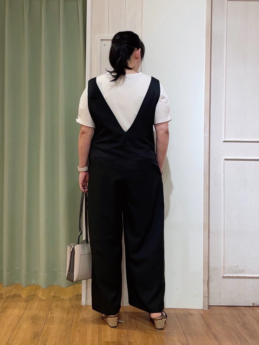 ke-yさんの「SHOO･LA･RUE｜【2点セット/洗濯機可/S-LL】お袖パールがアクセント ネックレス付きトップス」を使ったコーディネート
