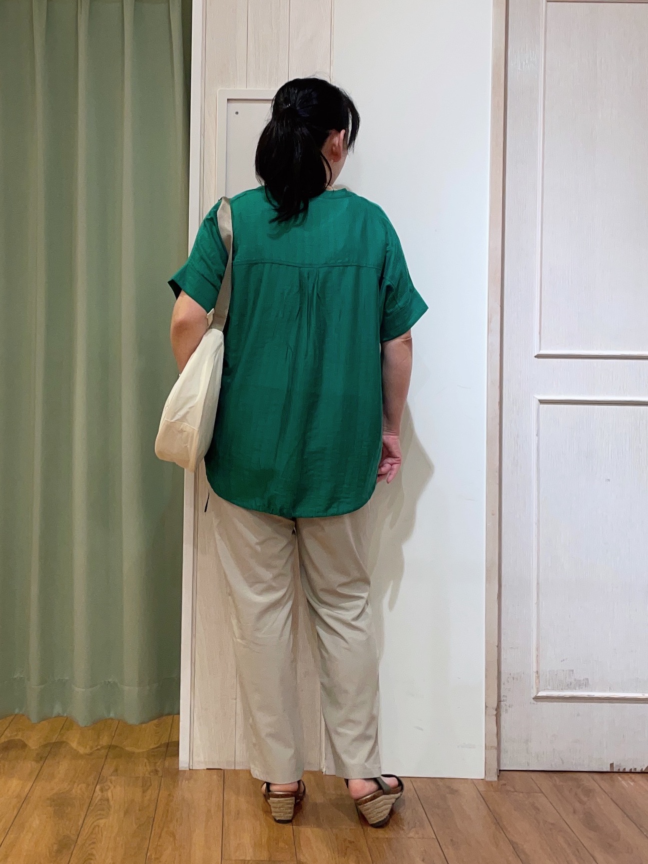 ke-yさんの「SHOO･LA･RUE｜【高レビュー/体型カバー】インせず着られる スキッパー裾リボンブラウス」を使ったコーディネート