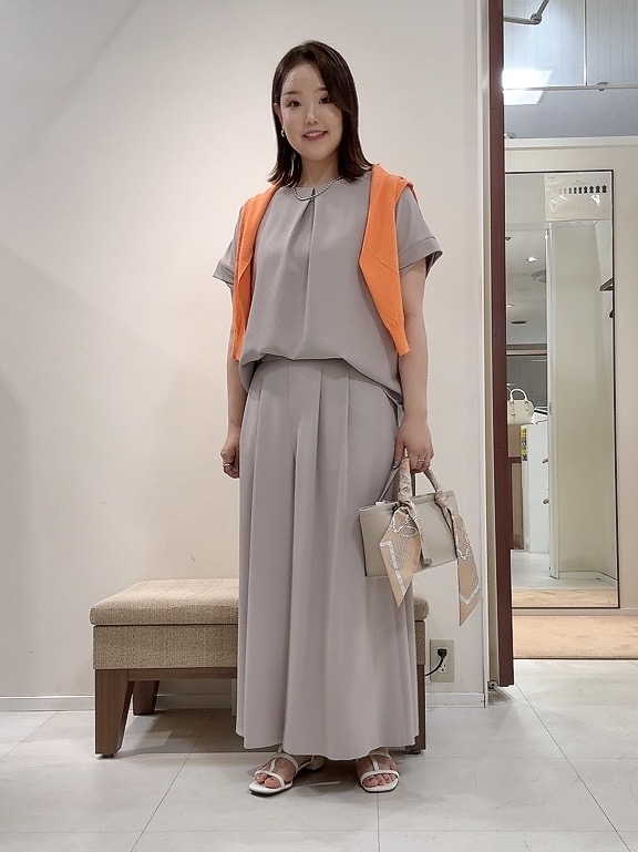 YUIさんの「UNTITLED｜【9色展開/アンサンブル可】コットンクルーネックカーディガン」を使ったコーディネート