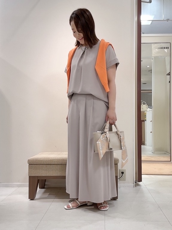 YUIさんの「UNTITLED｜【9色展開/アンサンブル可】コットンクルーネックカーディガン」を使ったコーディネート