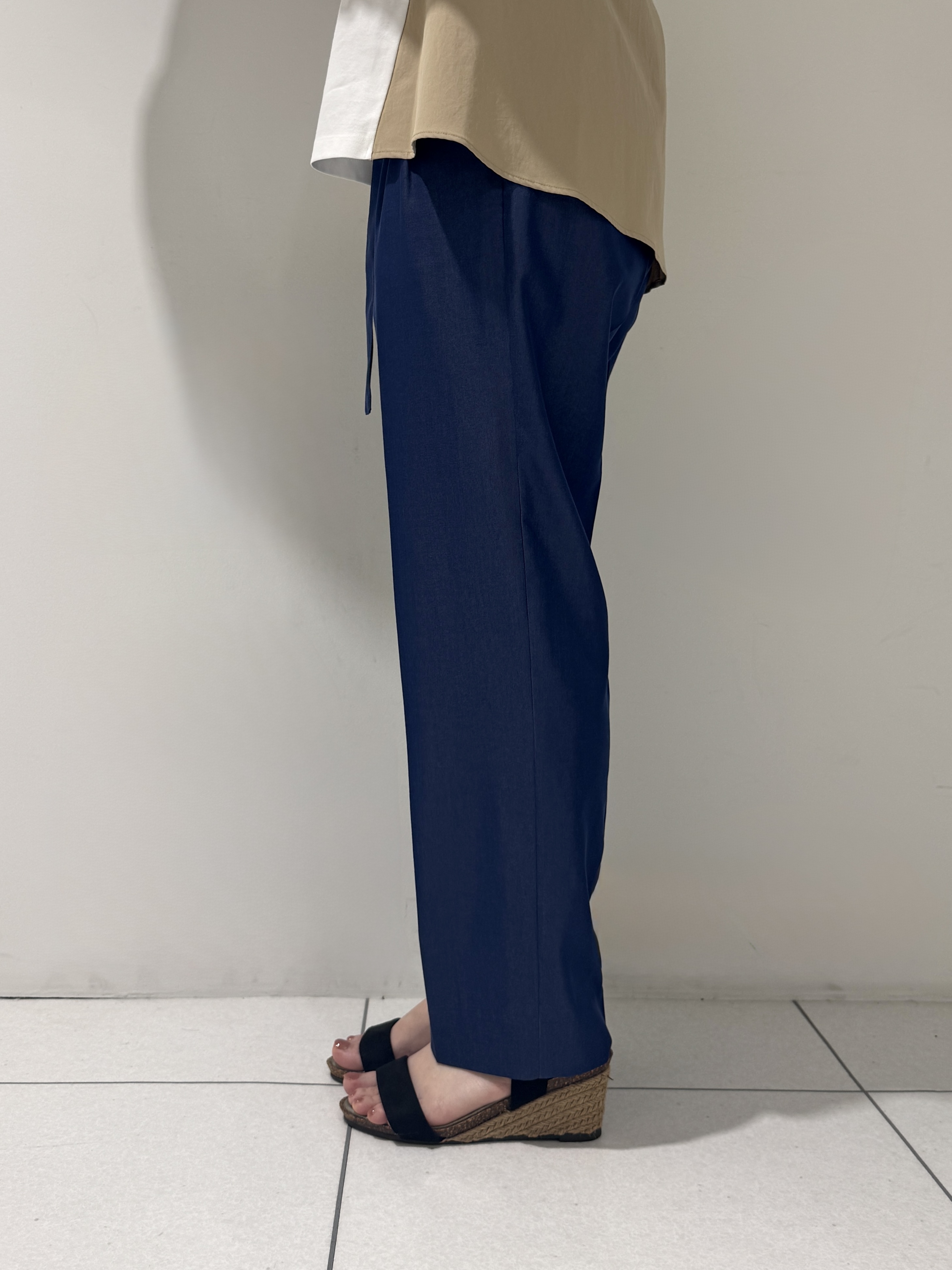 そんさんの「INDIVI｜【接触冷感／洗える／2WAY】ドロスト付 シアーシャンブレーシャツ」を使ったコーディネート