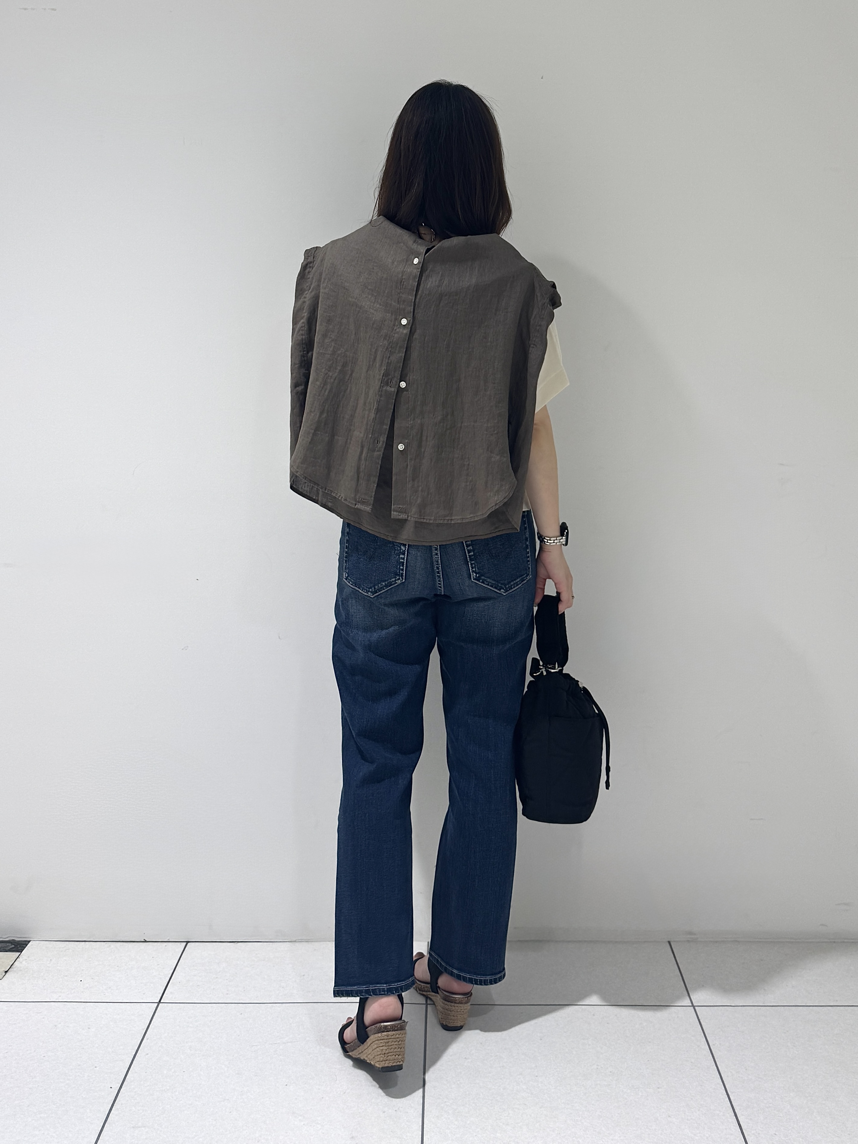 そんさんの「INDIVI｜【接触冷感／2WAY】カシュクールリネンシャツ」を使ったコーディネート