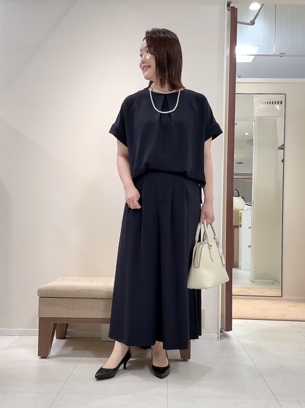 YUIさんの「UNTITLED｜【前後2WAY/はっ水/セットアップ可】リラクシーフレンチスリーブブラウス」を使ったコーディネート