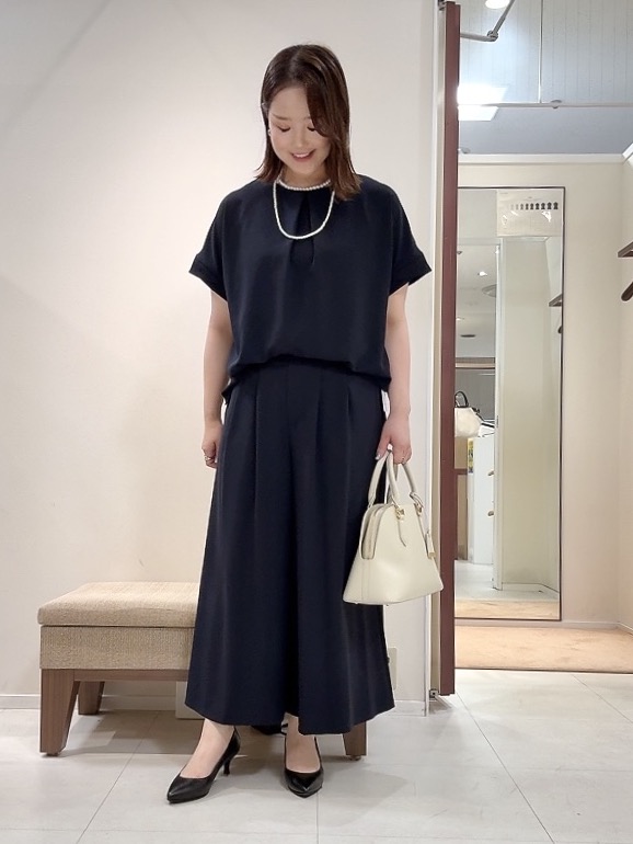YUIさんの「UNTITLED｜【前後2WAY/はっ水/セットアップ可】リラクシーフレンチスリーブブラウス」を使ったコーディネート