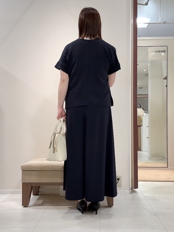 YUIさんの「UNTITLED｜【前後2WAY/はっ水/セットアップ可】リラクシーフレンチスリーブブラウス」を使ったコーディネート
