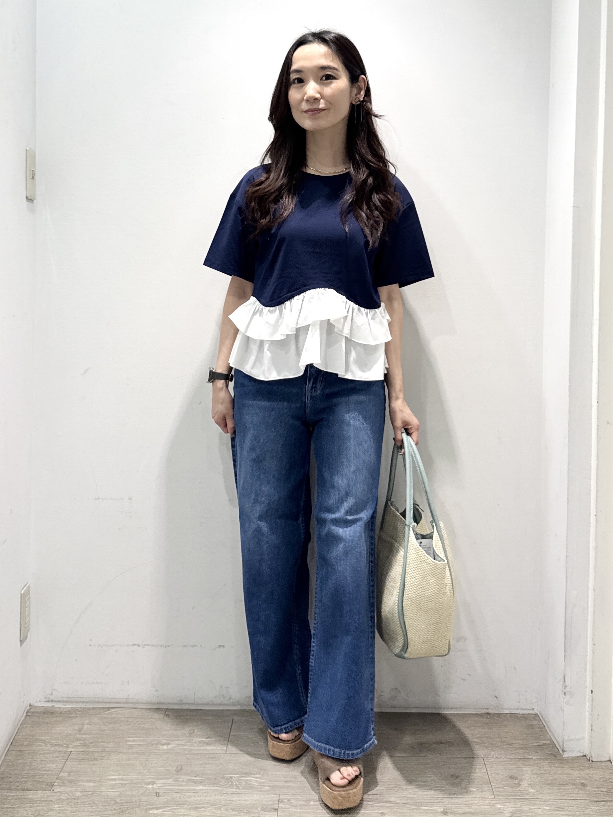 yuicciさんの「OPAQUE.CLIP｜裾フリルドッキングTシャツ【洗濯機OK】」を使ったコーディネート
