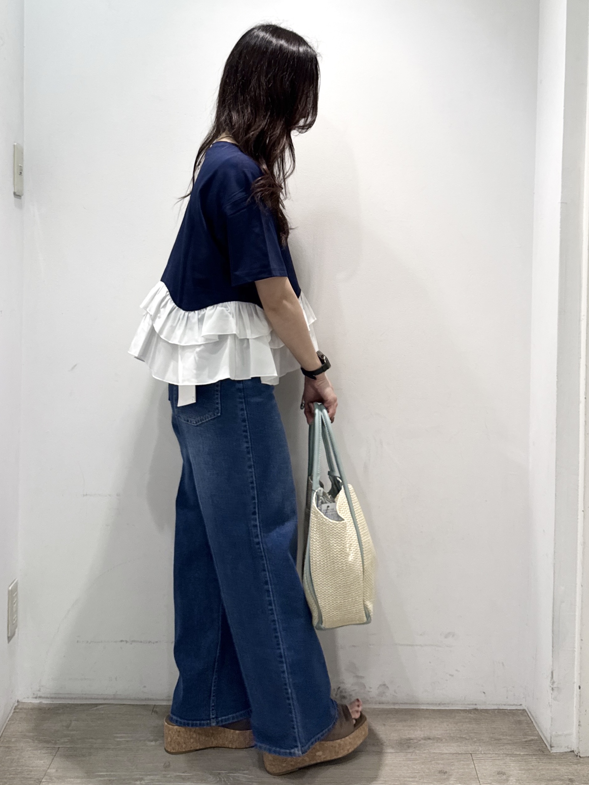 yuicciさんの「OPAQUE.CLIP｜裾フリルドッキングTシャツ【洗濯機OK】」を使ったコーディネート