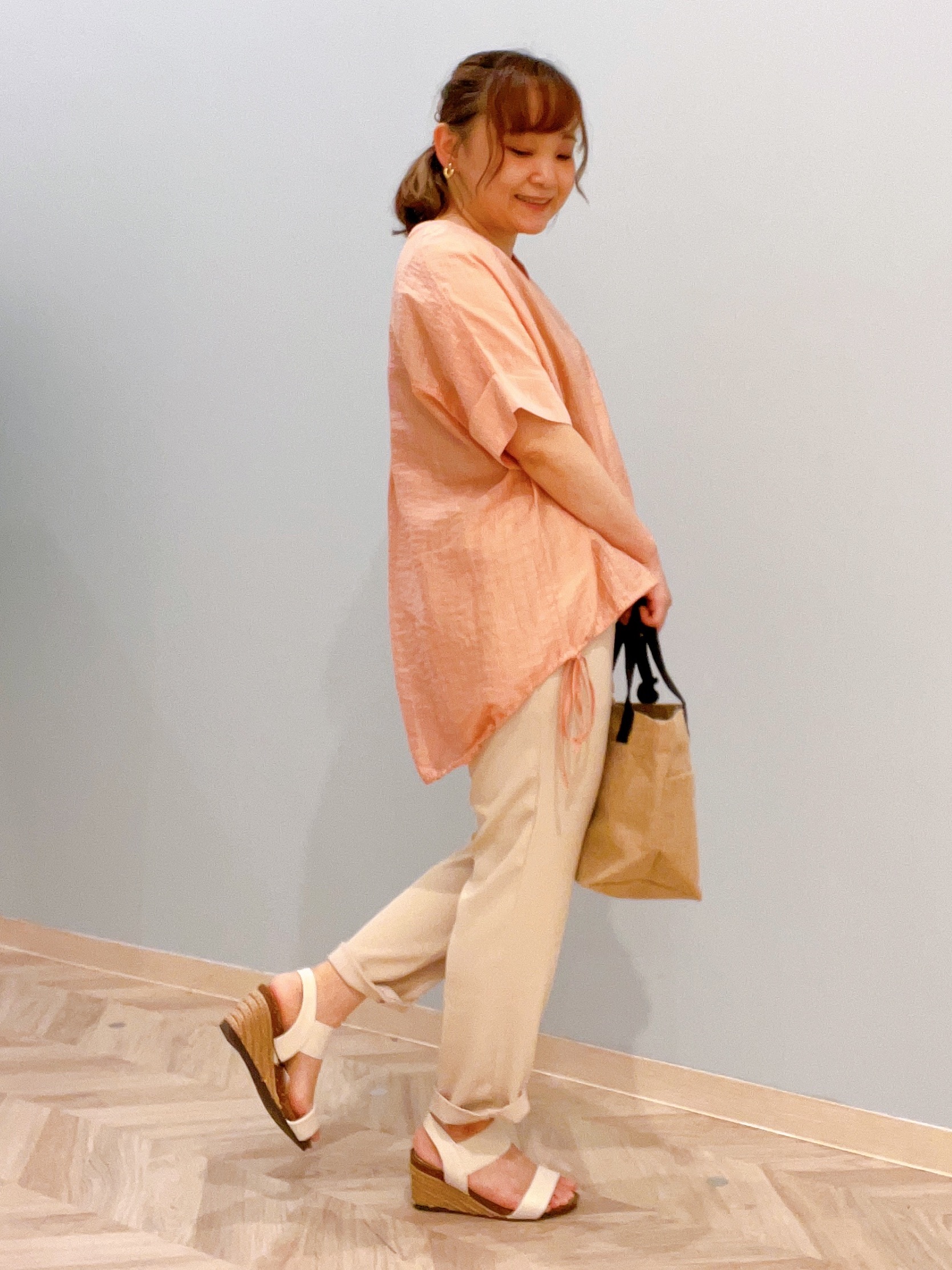 kitaさんの「SHOO･LA･RUE｜【高レビュー/体型カバー】インせず着られる スキッパー裾リボンブラウス」を使ったコーディネート