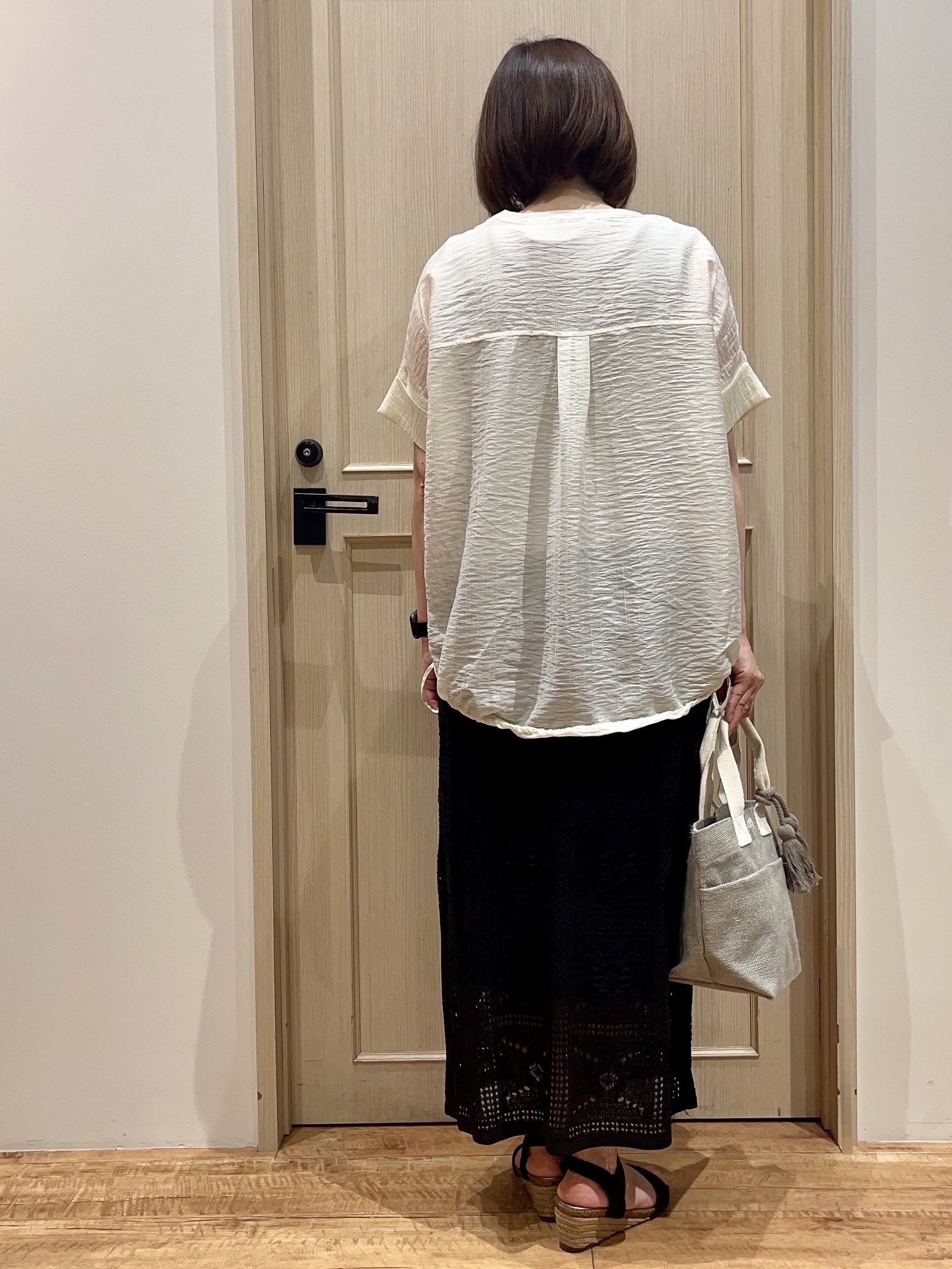 fukuiさんの「SHOO･LA･RUE｜【高レビュー/体型カバー】インせず着られる スキッパー裾リボンブラウス」を使ったコーディネート