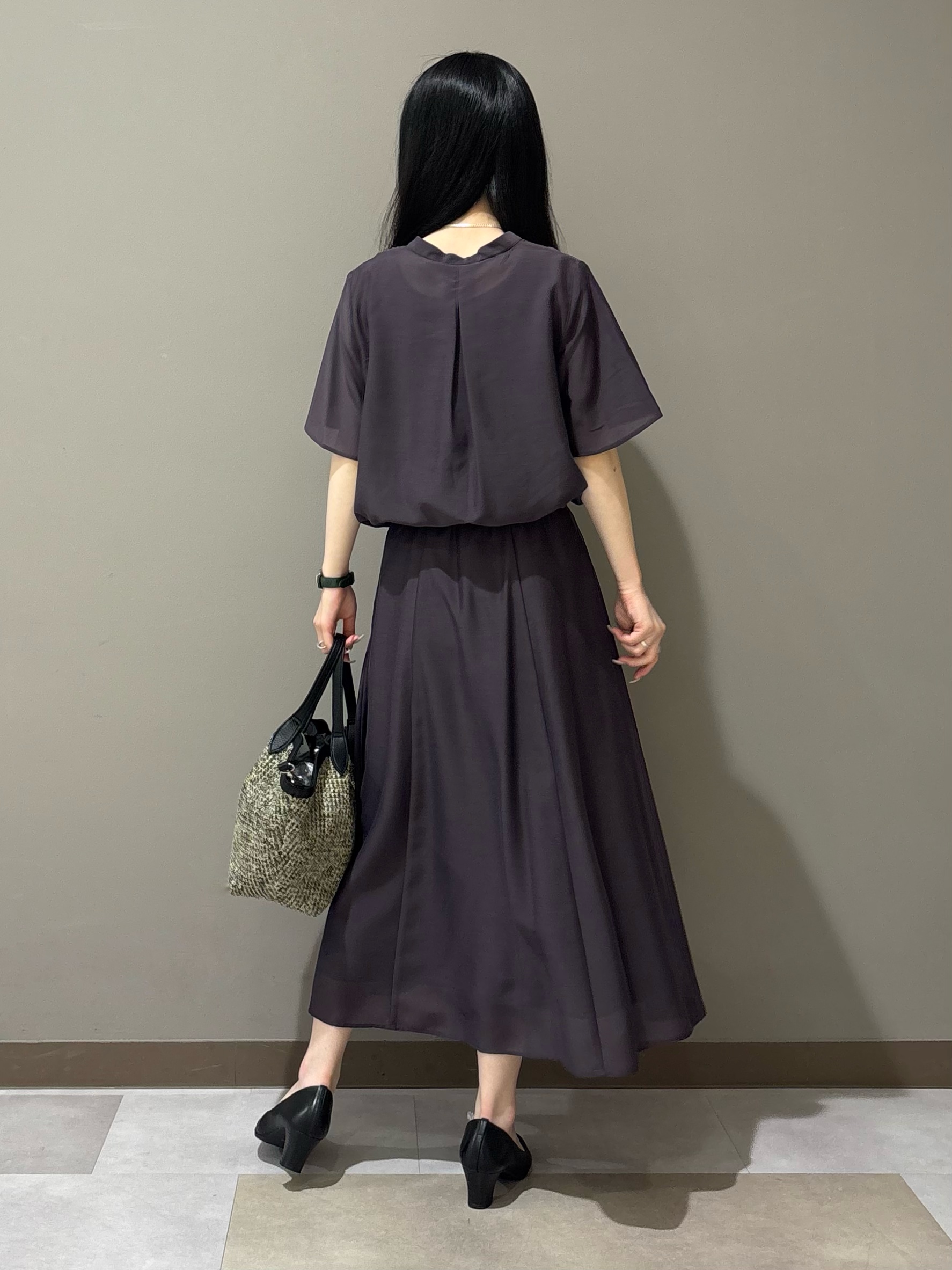 KEIKOさんの「INDIVI｜【接触冷感／2WAY】カシュクールリネンシャツ」を使ったコーディネート