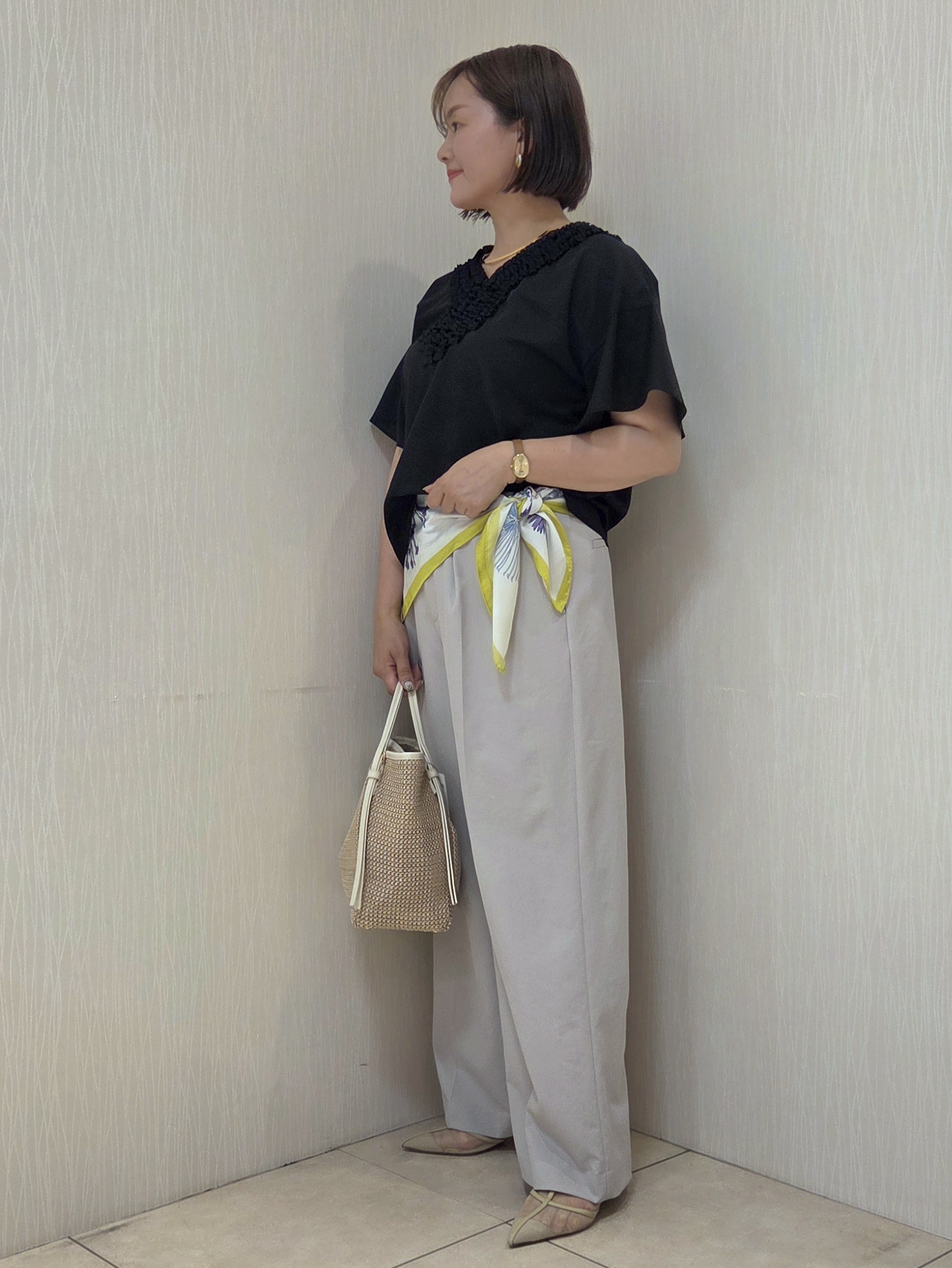 naokoさんの「UNTITLED｜【接触冷感/通気性/洗える】Vネックフリルブラウス」を使ったコーディネート
