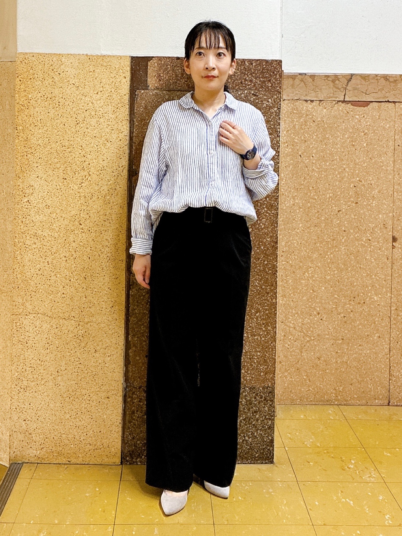 hattoriさんの「INDIVI｜【接触冷感／2WAY】カシュクールリネンシャツ」を使ったコーディネート