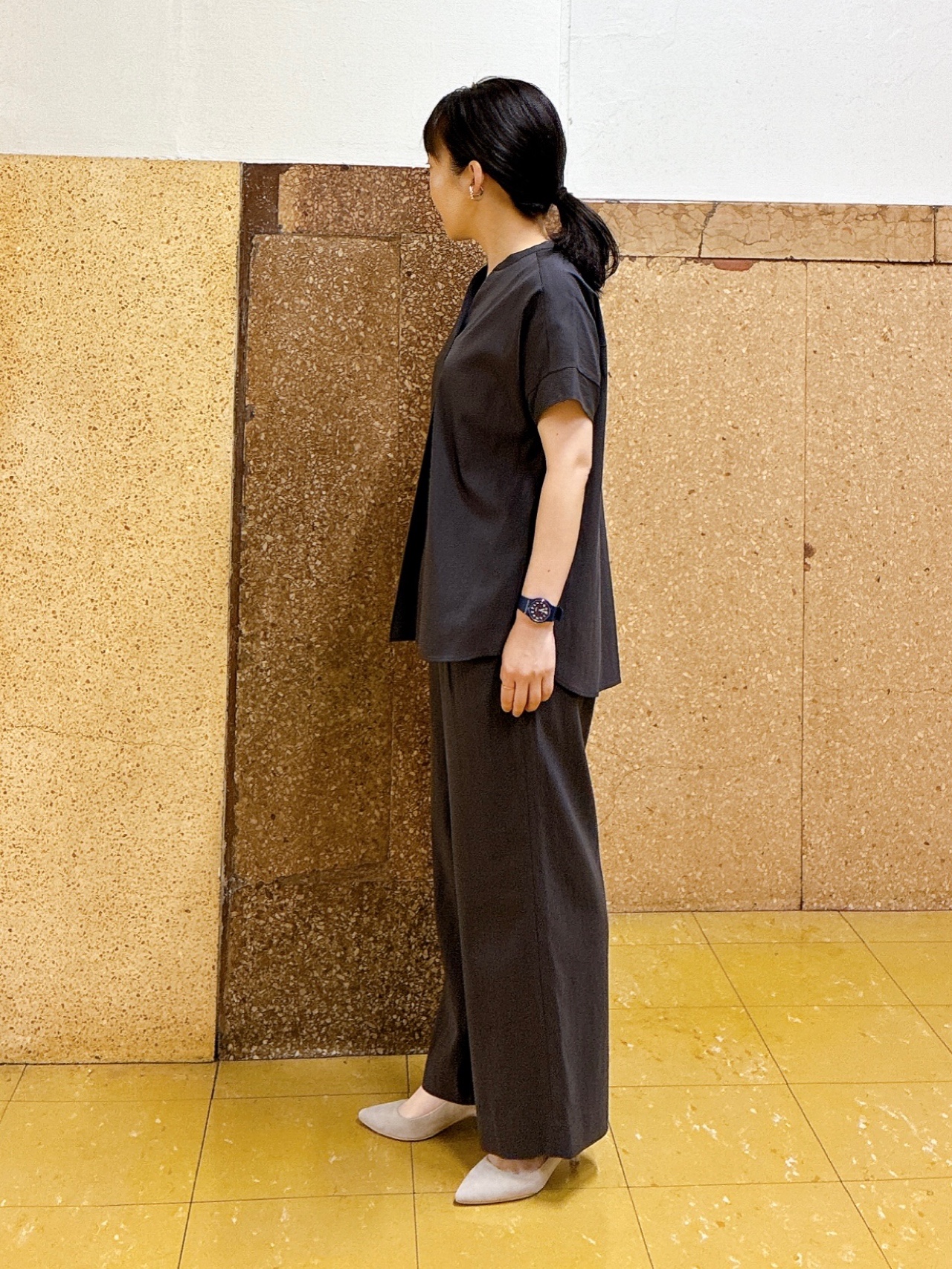 hattoriさんの「INDIVI｜【褒められパンツ／洗える／ウエストゴム】ワイドタックパンツ」を使ったコーディネート