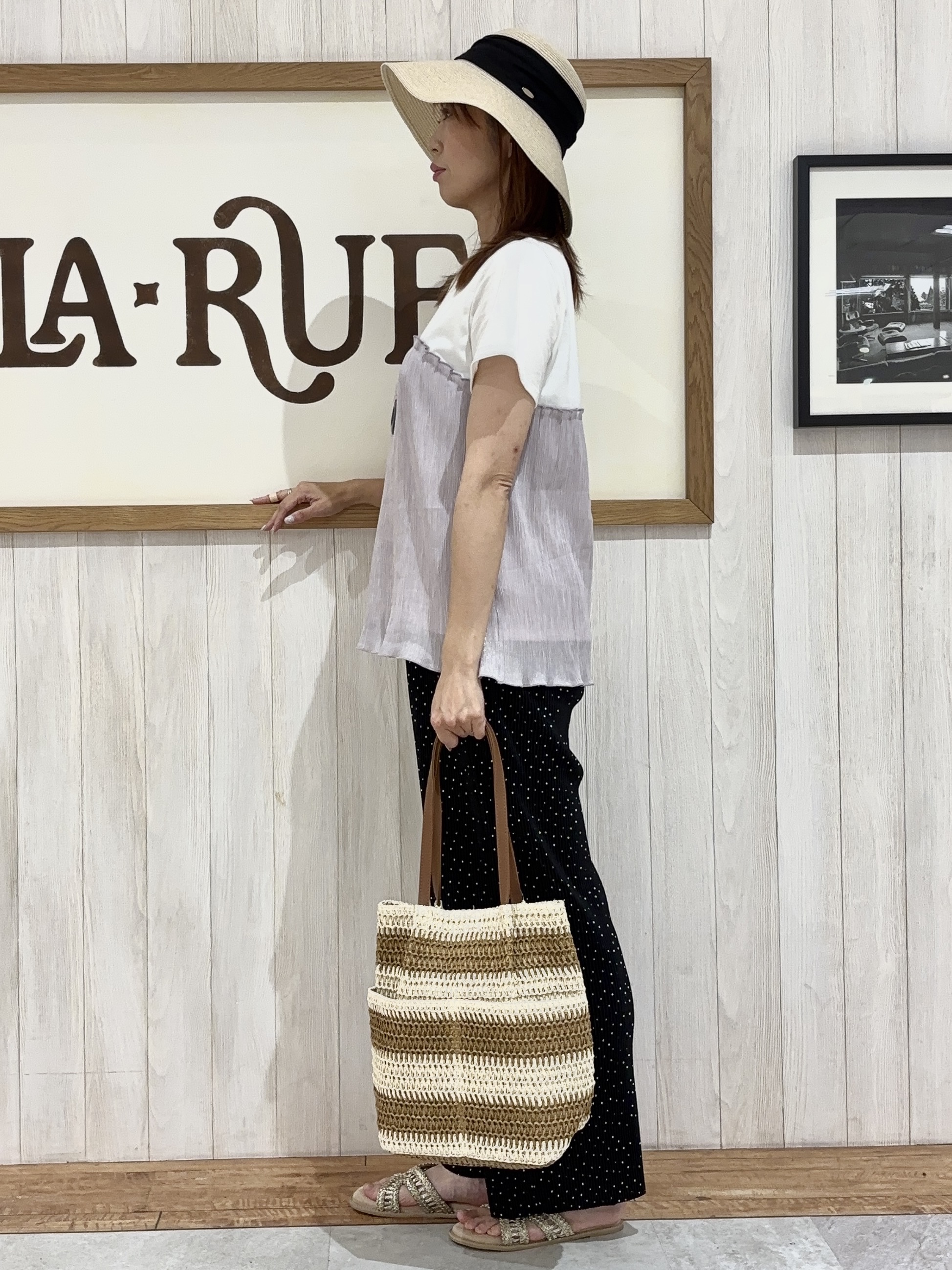 みきぽんさんの「SHOO･LA･RUE｜【ひんやり/S-LL】1枚でインせず決まる きらきらビスチェ風Tシャツ」を使ったコーディネート