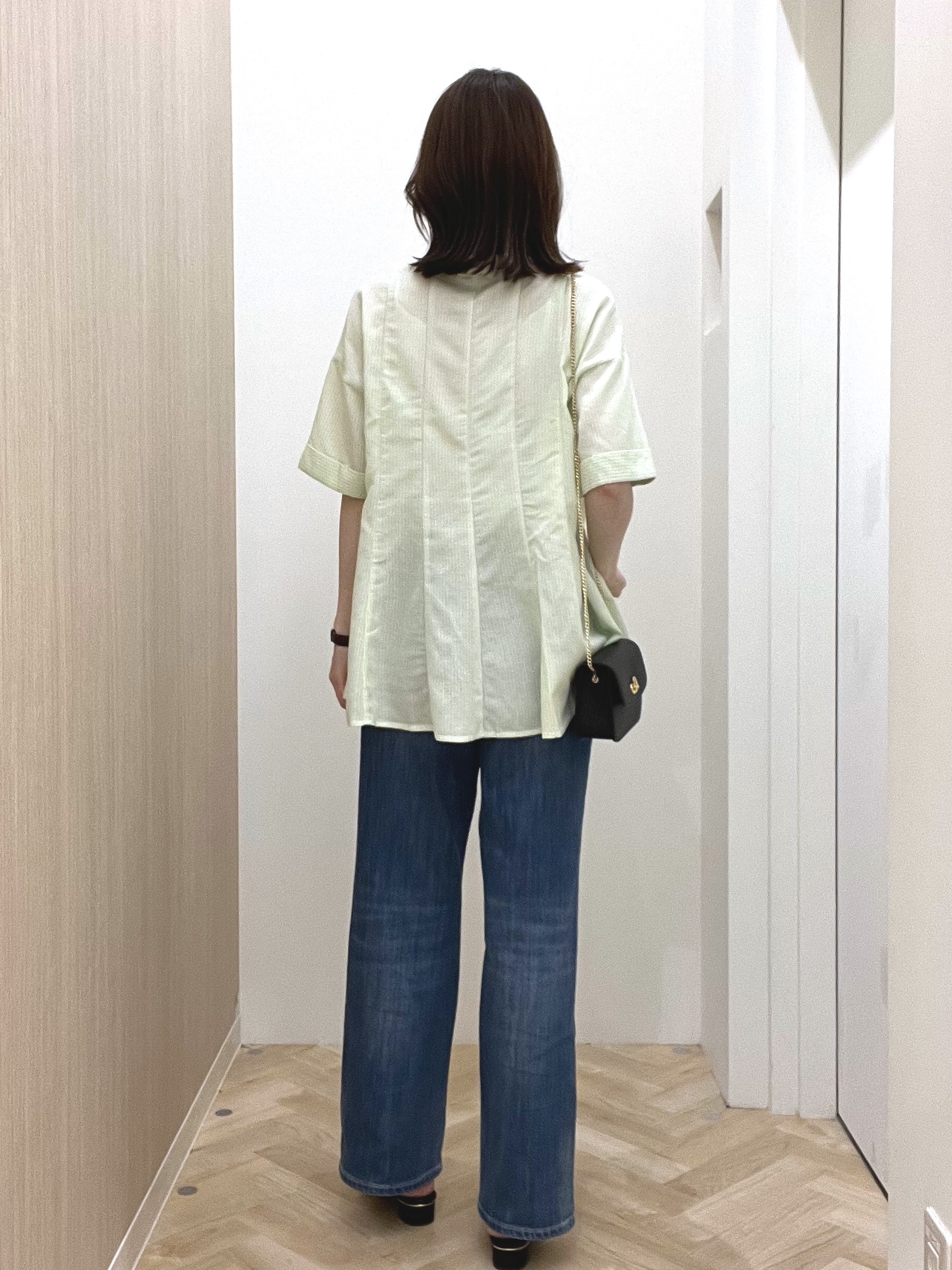  おまつさんの「grove｜【洗濯機OK・ひんやり】さらっと軽やか、夏のフレアシャツ」を使ったコーディネート
