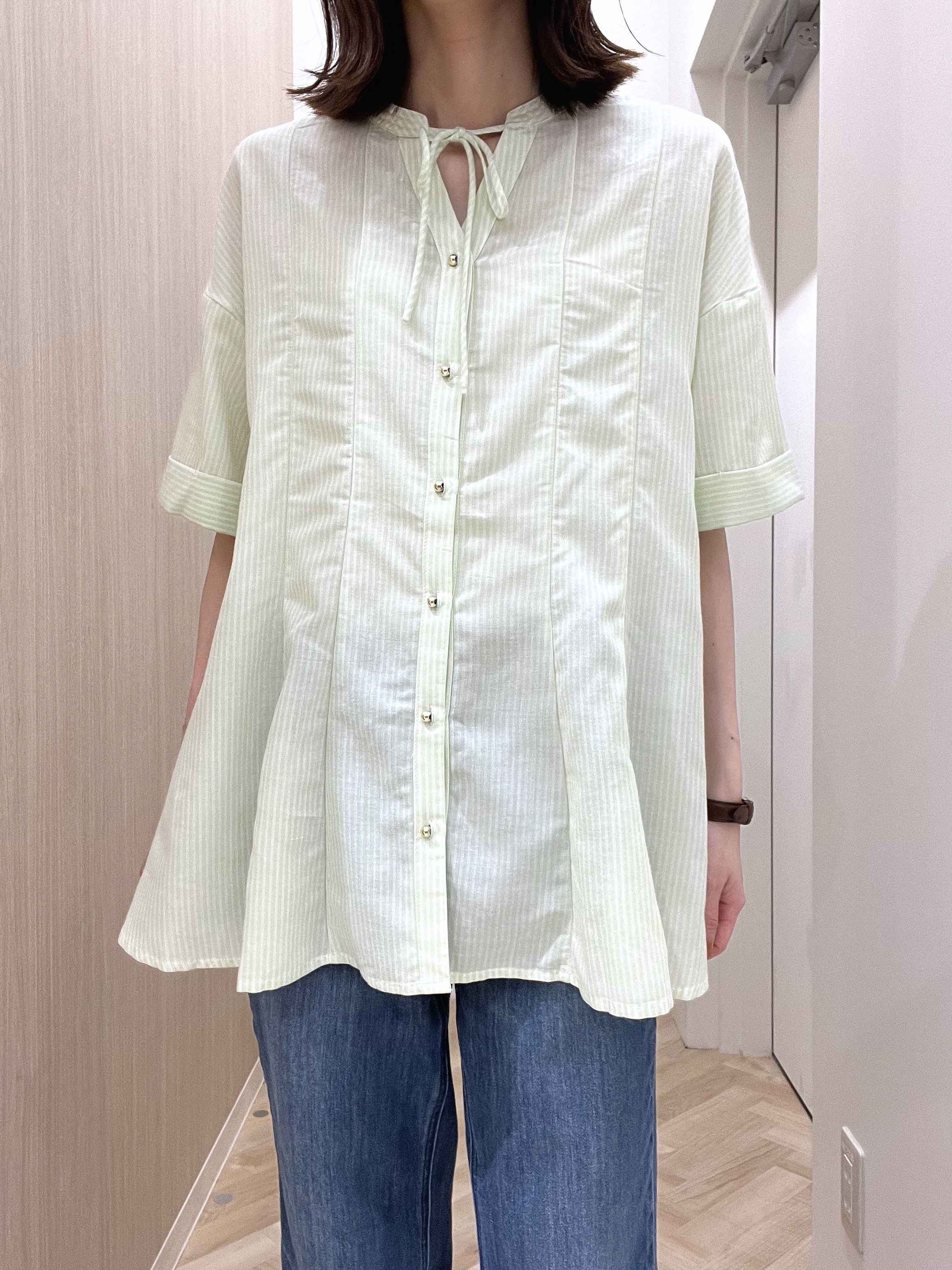  おまつさんの「grove｜【洗濯機OK・ひんやり】さらっと軽やか、夏のフレアシャツ」を使ったコーディネート