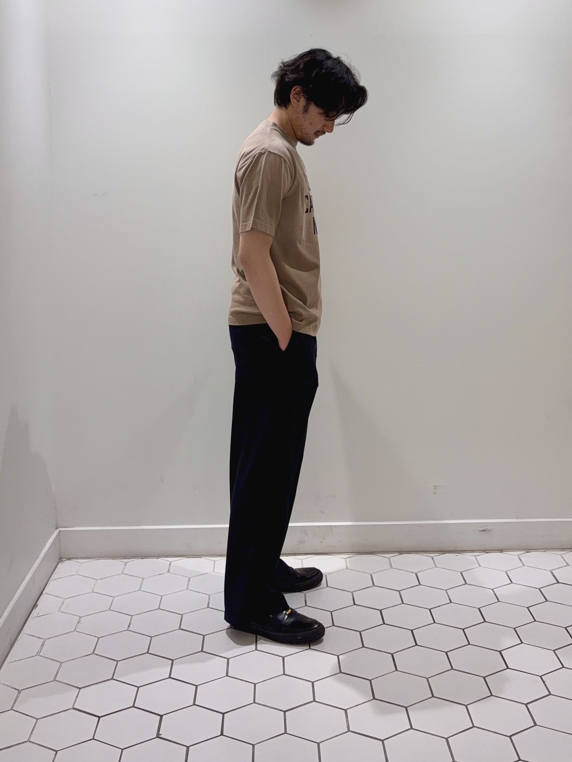 takeruさんの「Dessin｜【洗える】ヴィンテージ加工 ロゴTシャツ」を使ったコーディネート