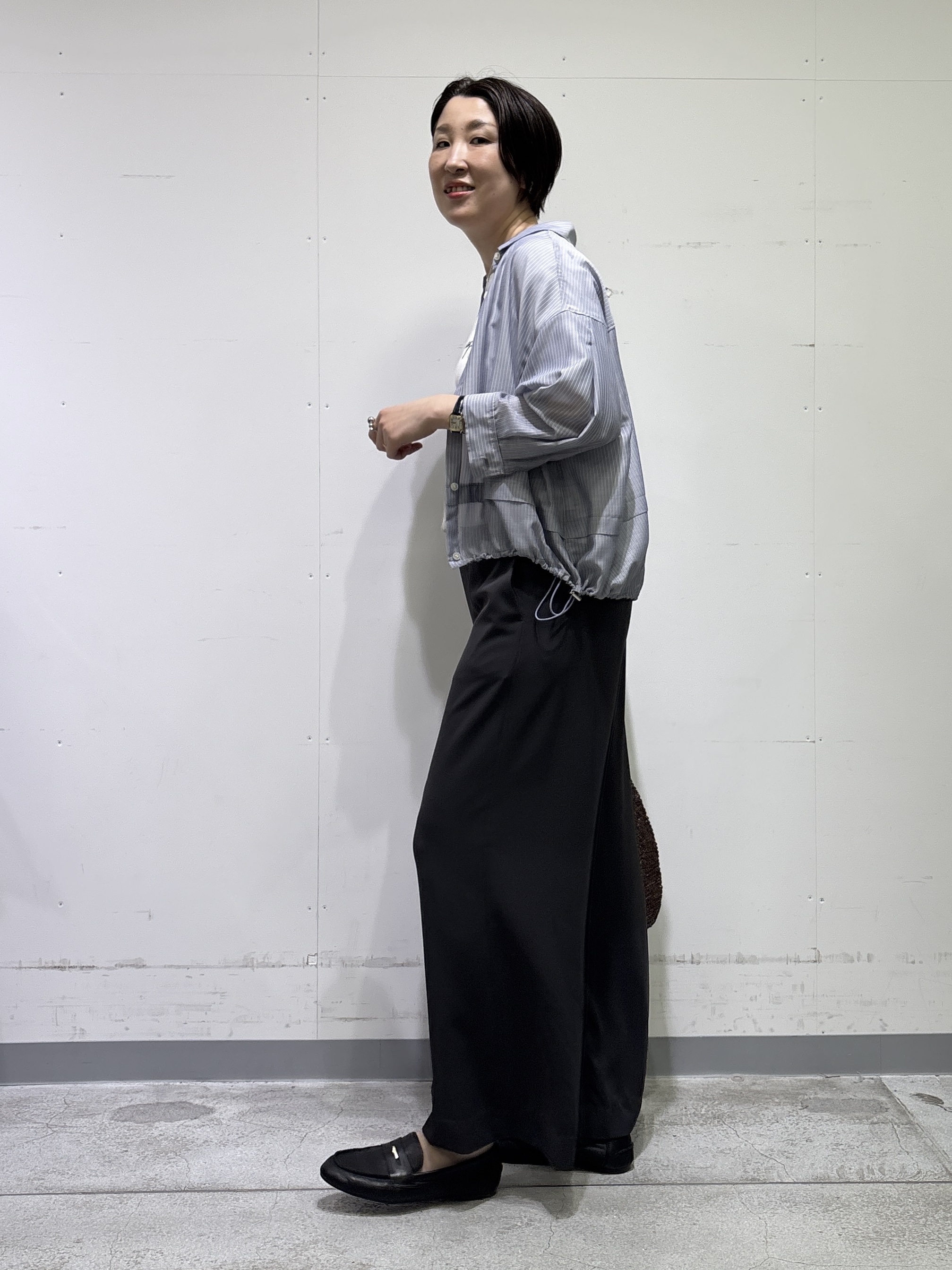 yuriさんの「INDIVI｜【さらに軽く軽快！／着る日傘】イージーワイドパンツ」を使ったコーディネート