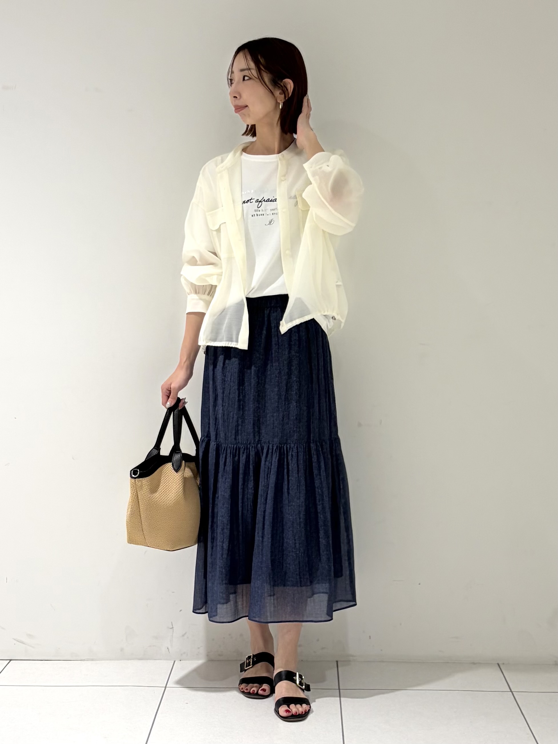 shioriさんの「INDIVI｜【トレンド／2WAY】裾ドロスト付きシアーブラウスブルゾン」を使ったコーディネート