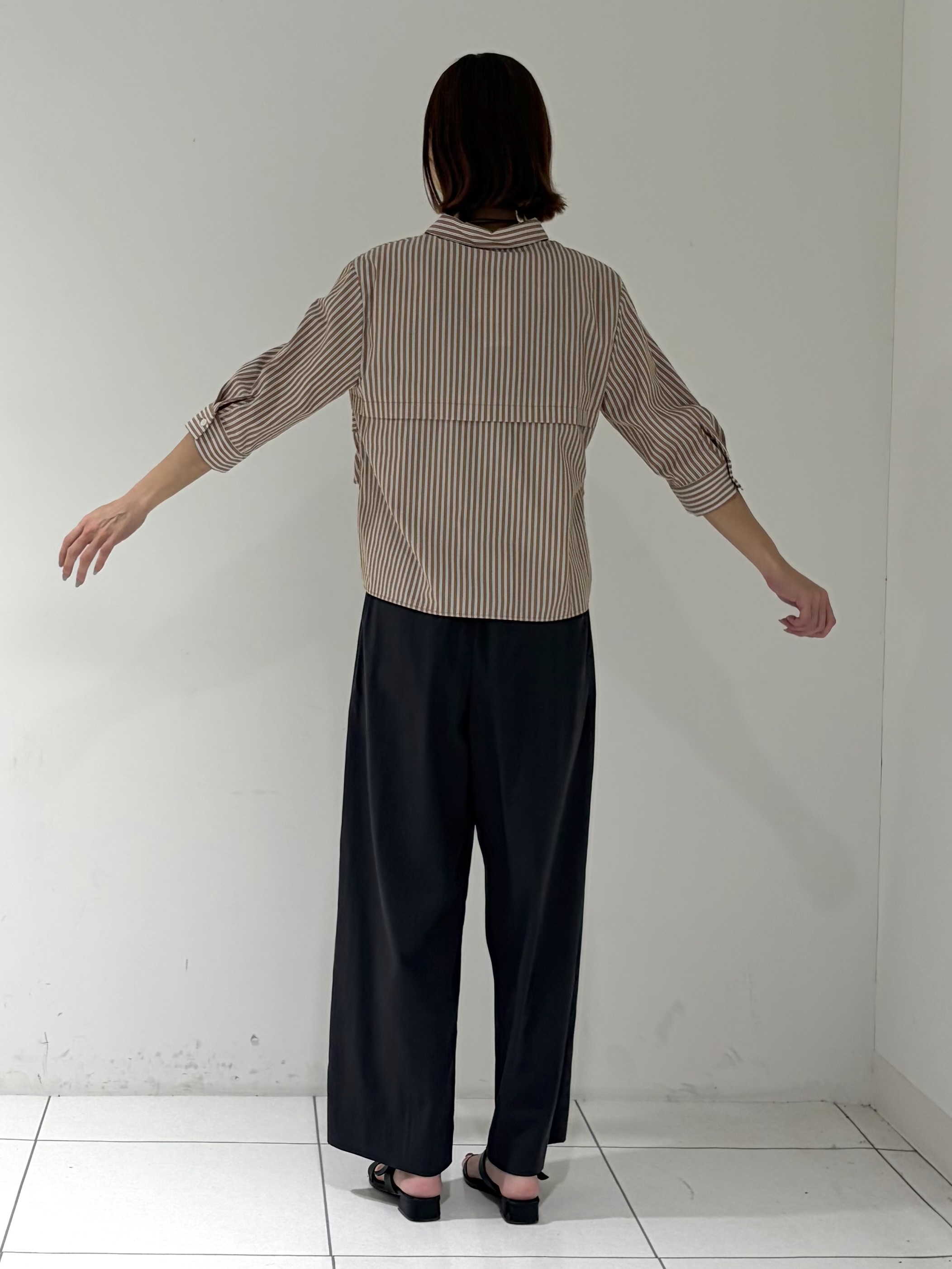 shioriさんの「INDIVI｜【UVケア／吸汗速乾／着映え】ティアードストライプシャツ」を使ったコーディネート